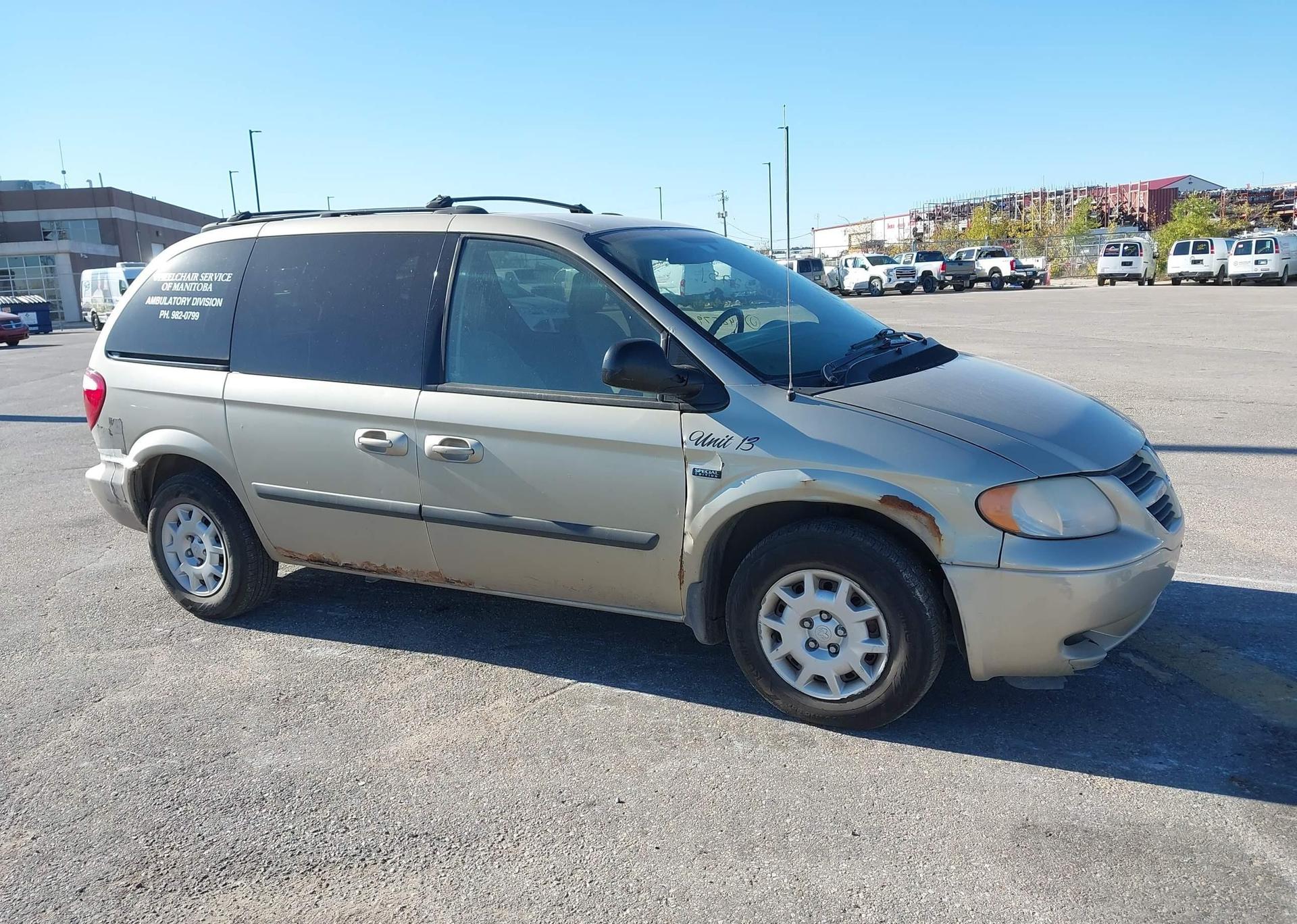 2005 DODGE CARAVAN SE