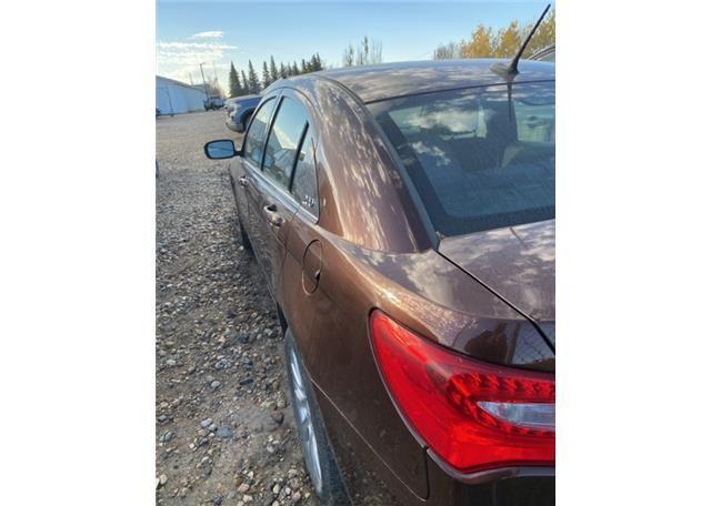2013 CHRYSLER 200 LX