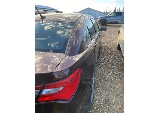 2013 CHRYSLER 200 LX