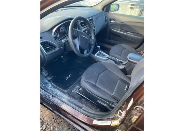 2013 CHRYSLER 200 LX