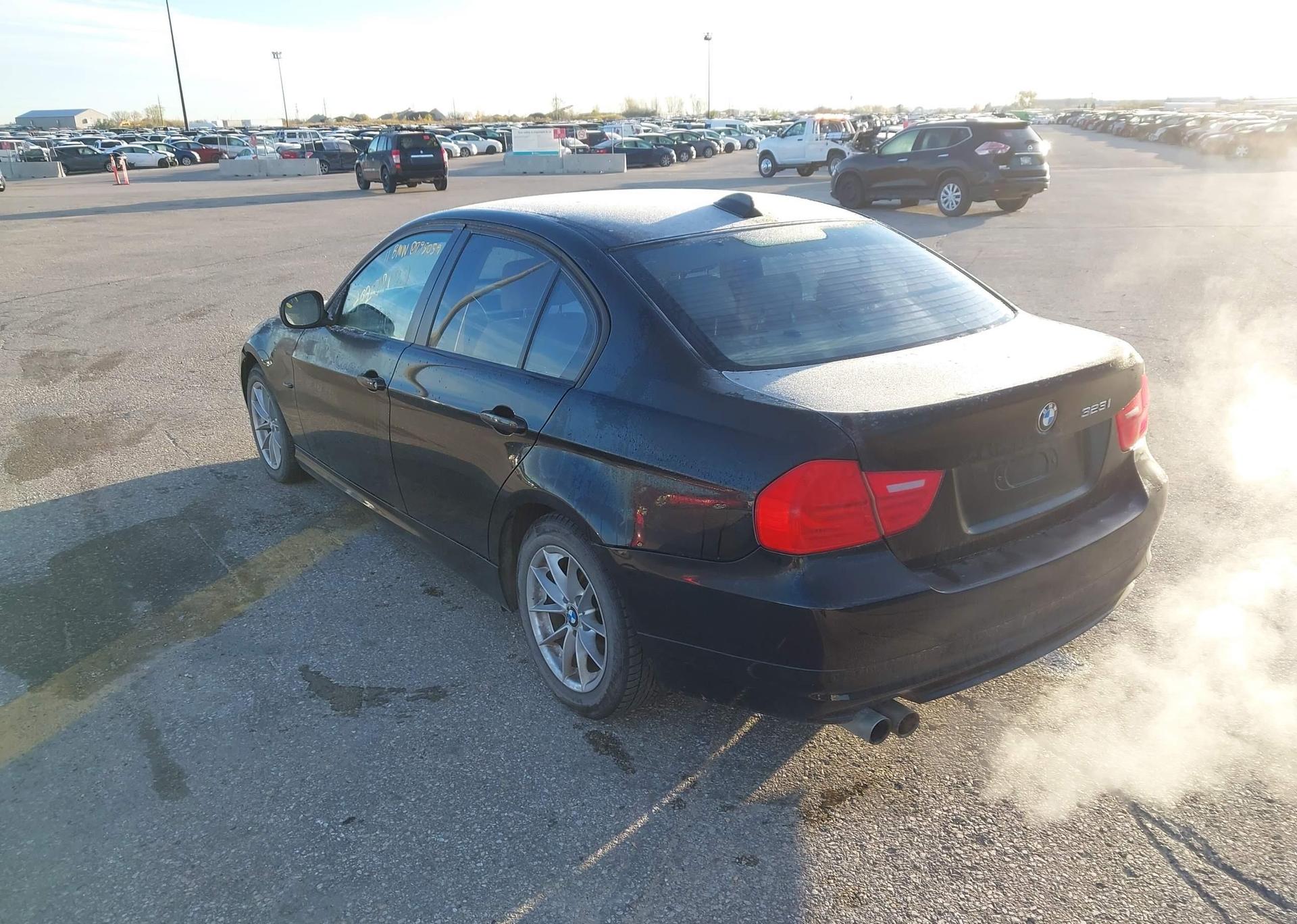 2011 BMW 323I