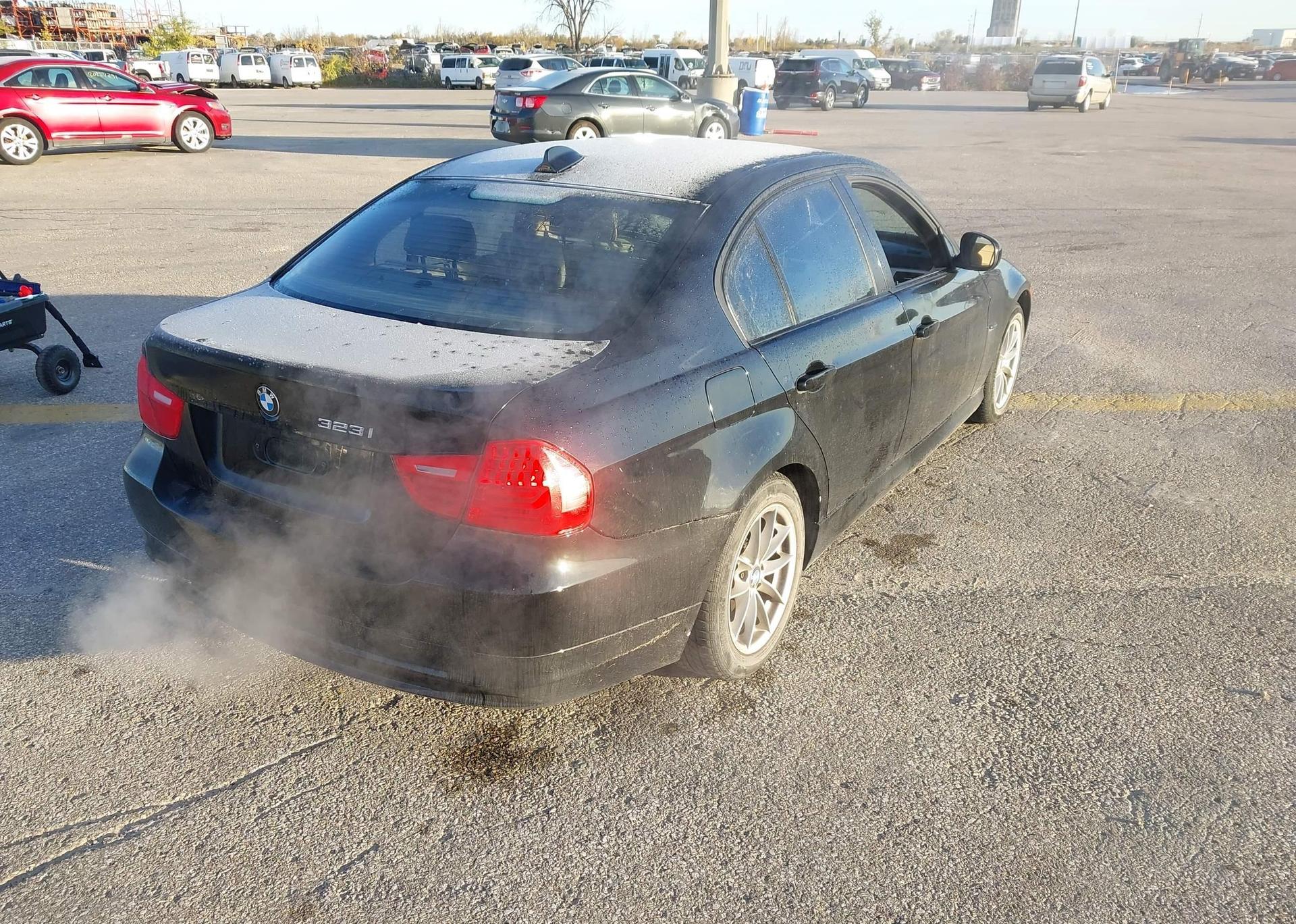2011 BMW 323I