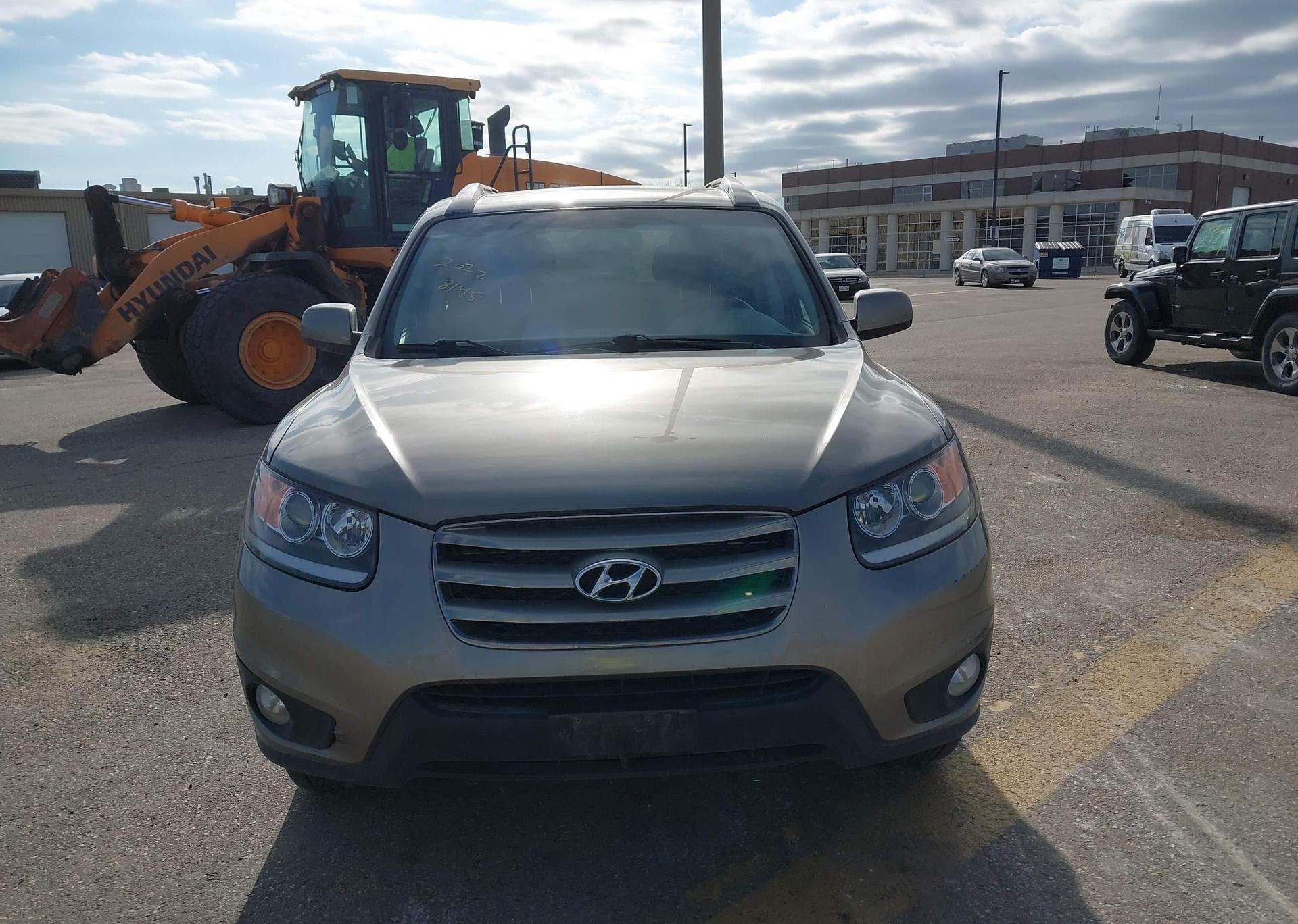 2012 HYUNDAI SANTA FE GL SPORT