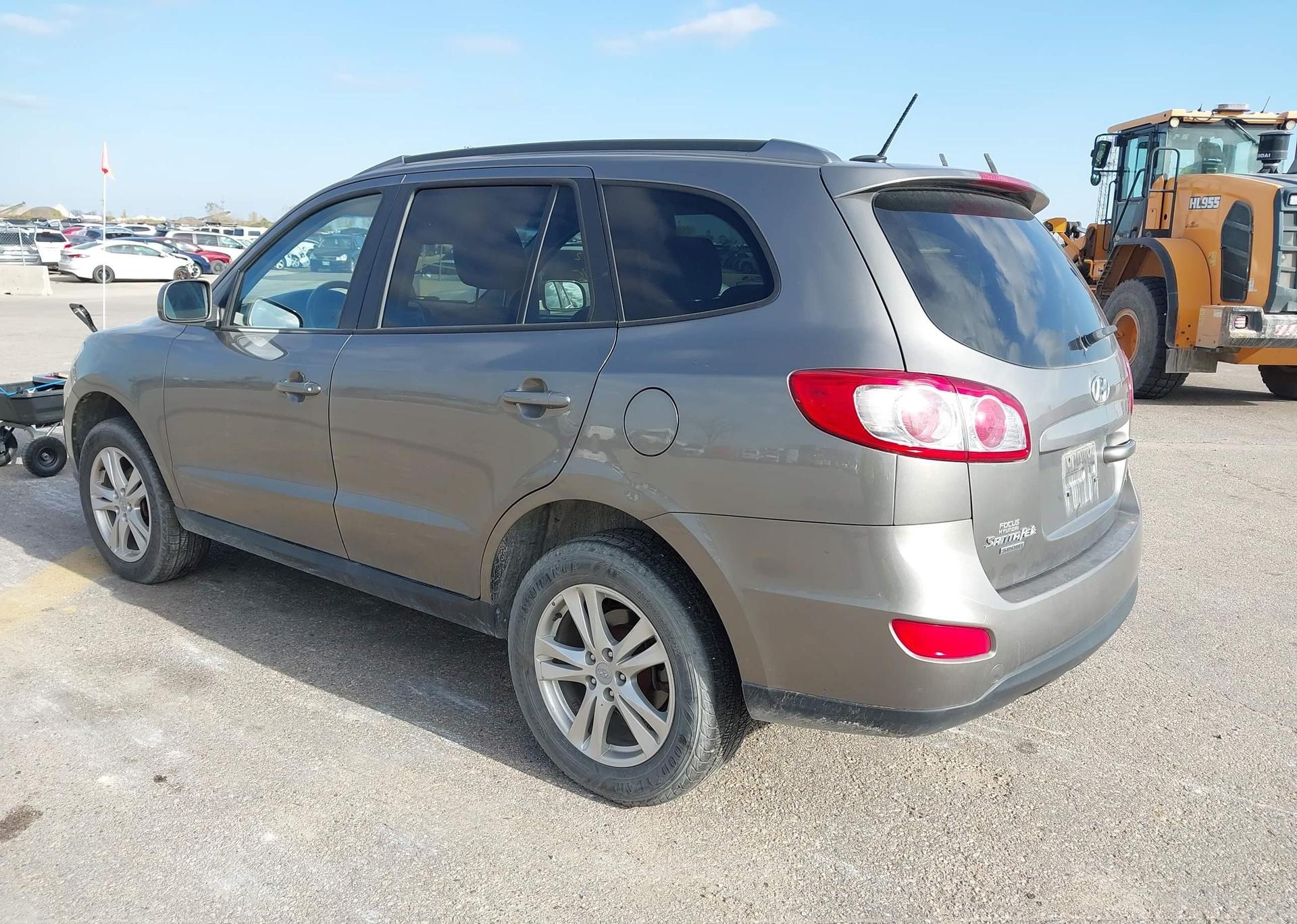2012 HYUNDAI SANTA FE GL SPORT