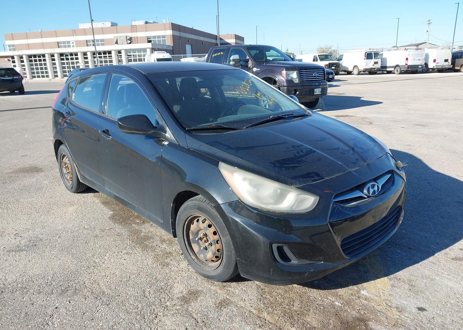 2013 HYUNDAI ACCENT GL