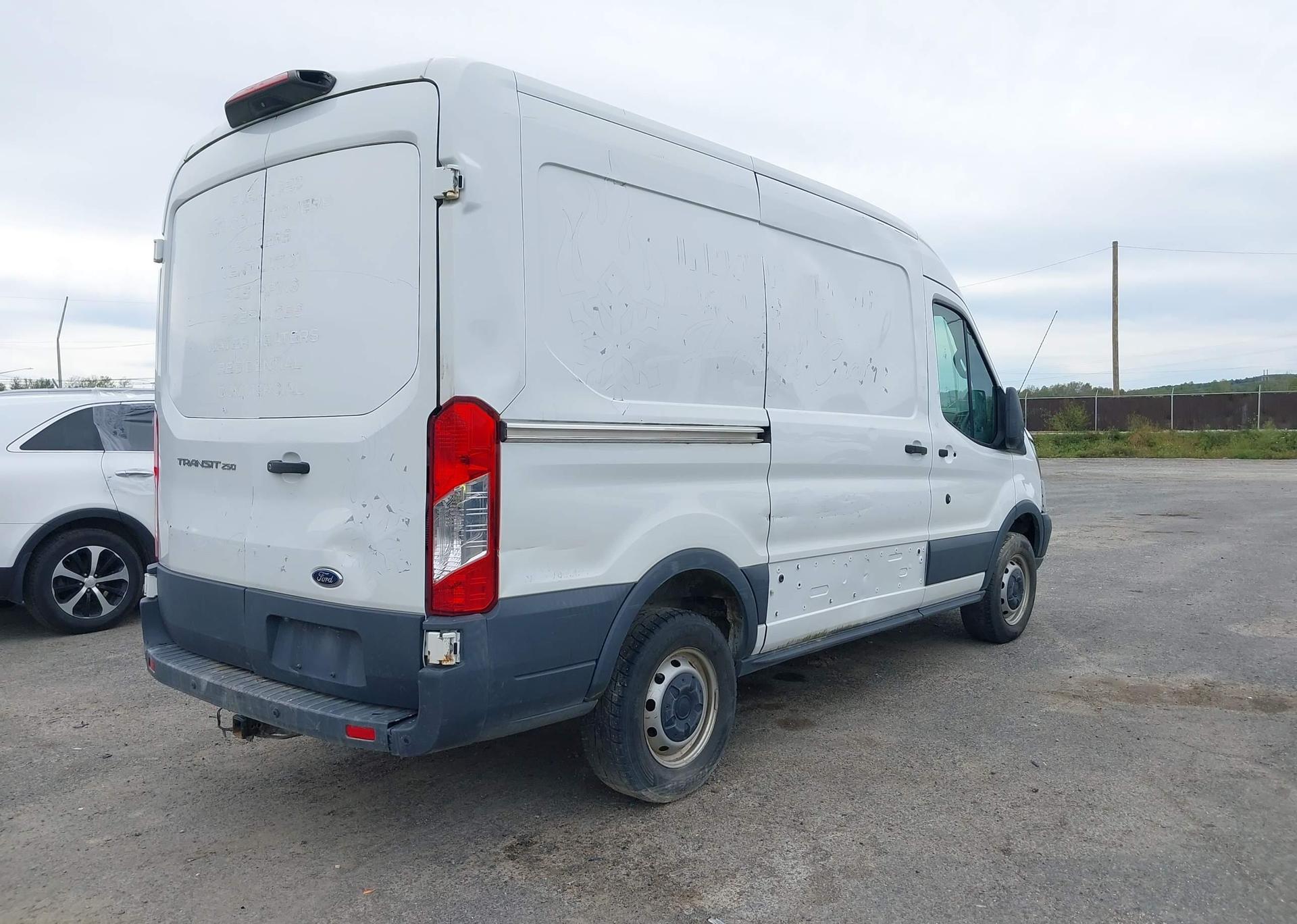 2018 FORD transit t-250