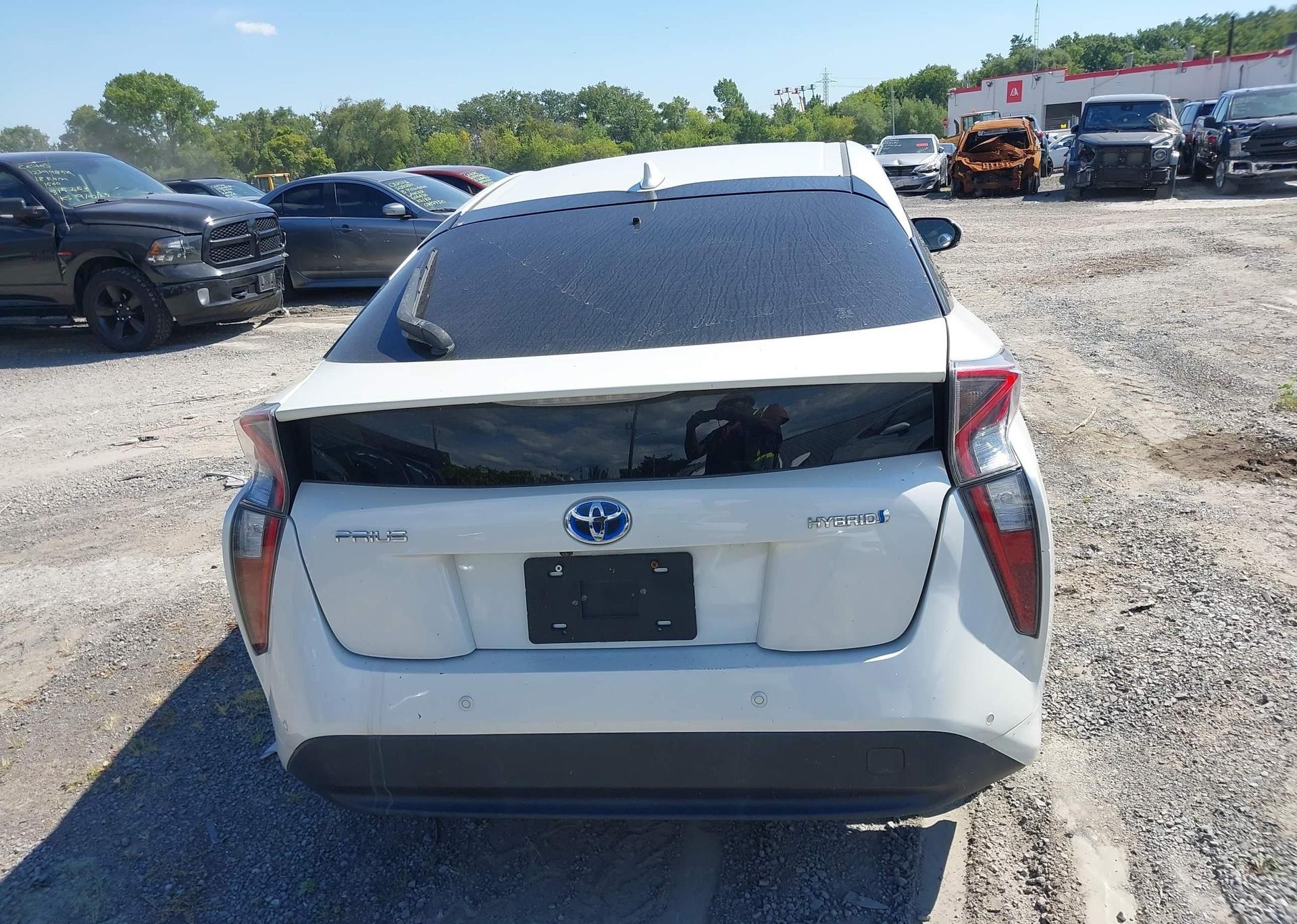 2017 TOYOTA PRIUS