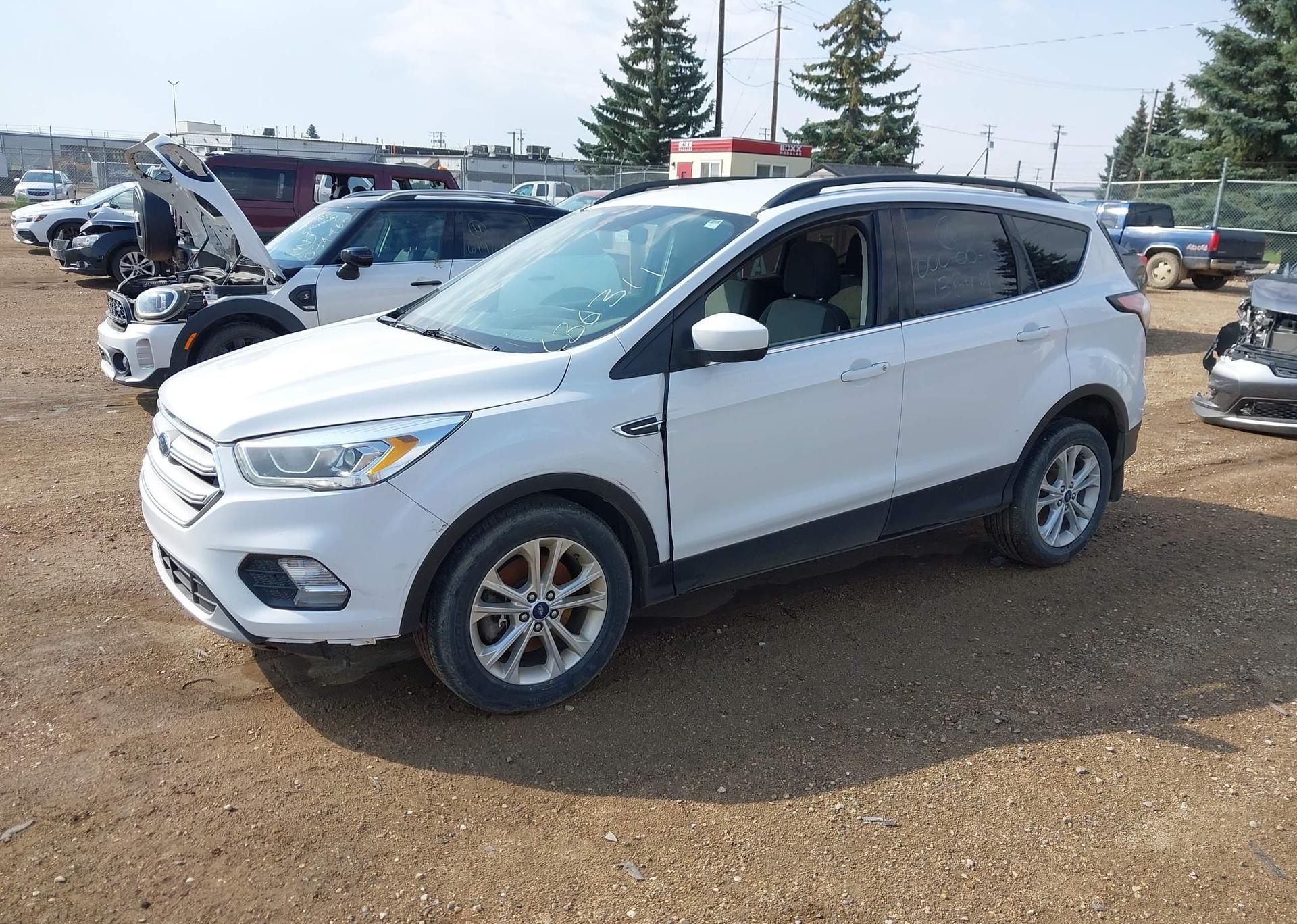 2017 FORD ESCAPE SE