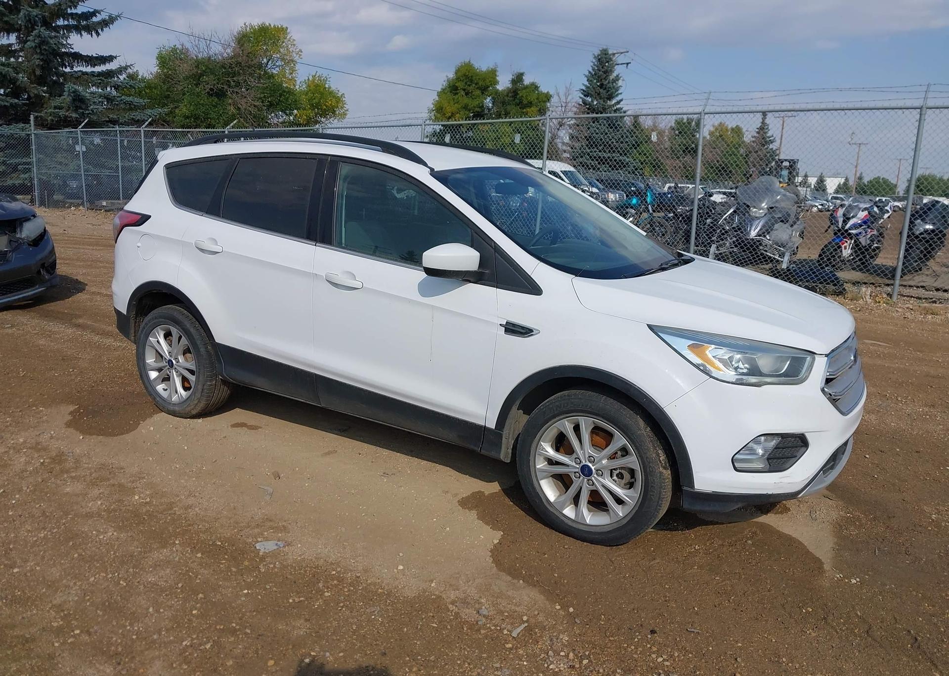 2017 FORD ESCAPE SE