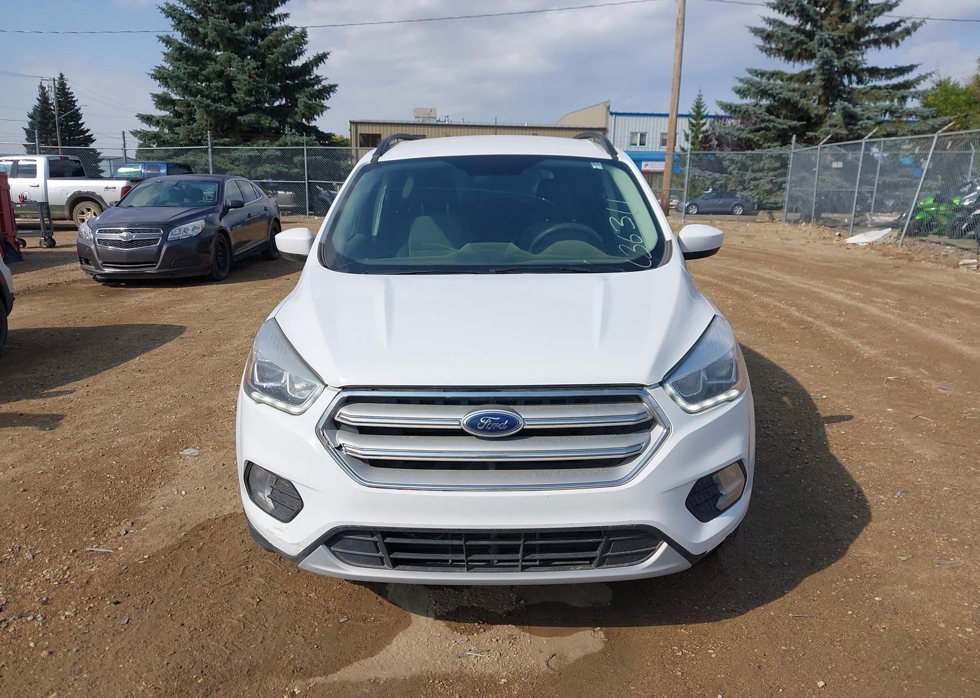 2017 FORD ESCAPE SE