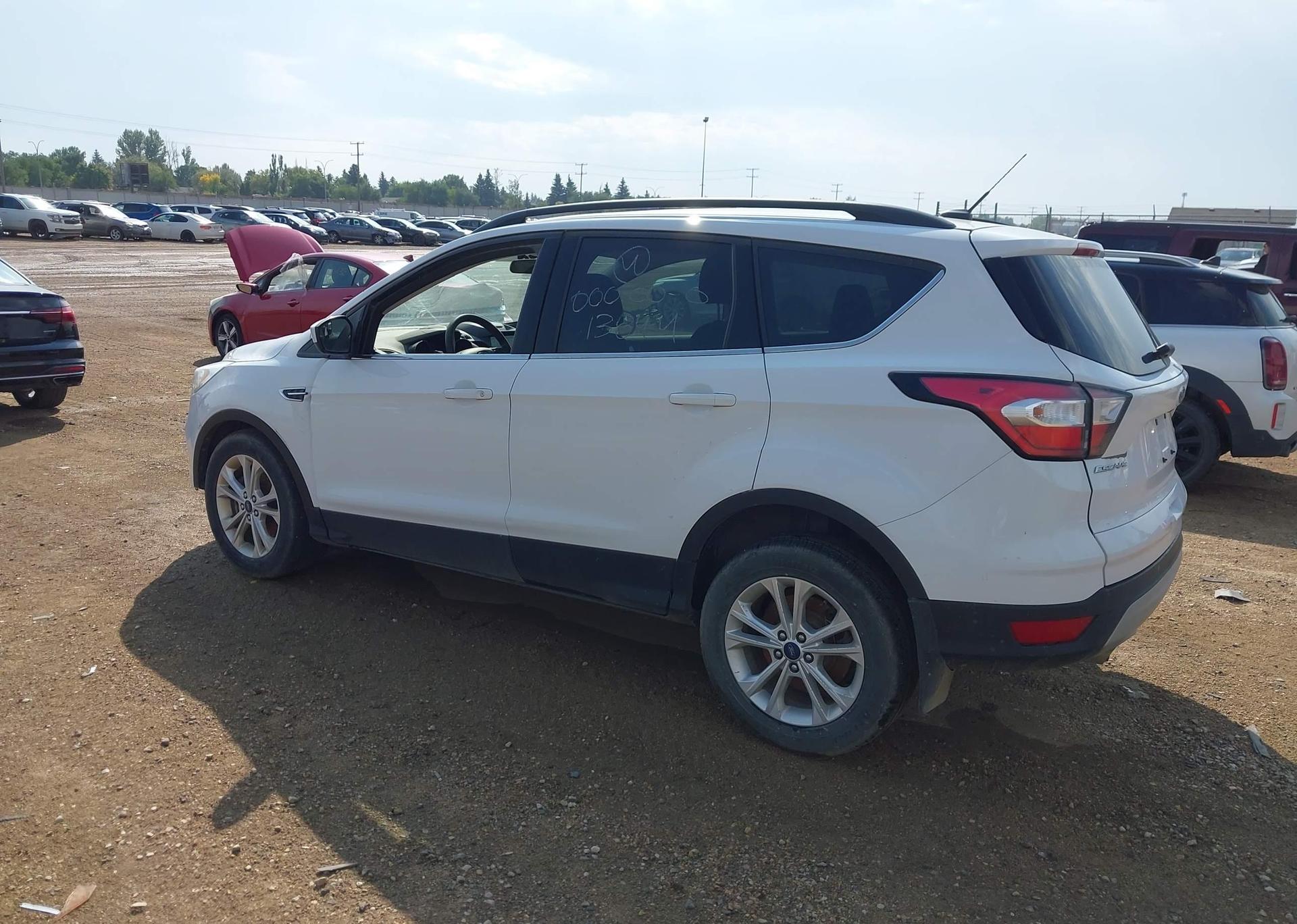 2017 FORD ESCAPE SE