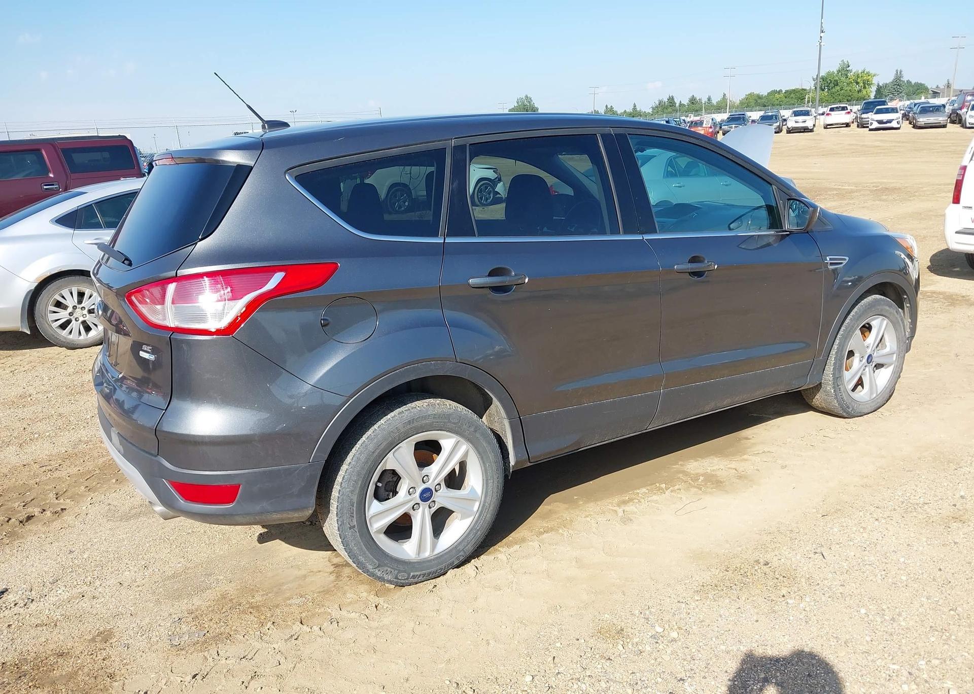2015 FORD ESCAPE SE