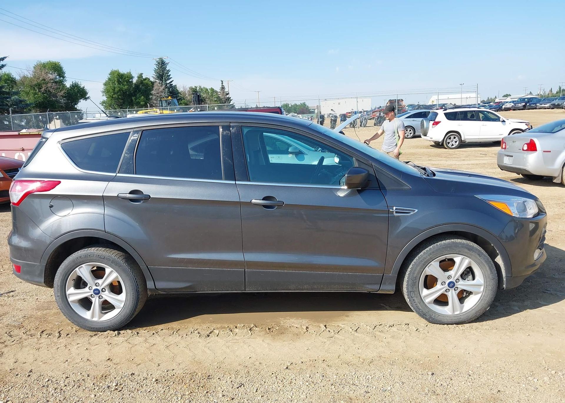2015 FORD ESCAPE SE