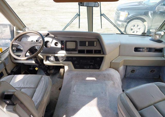 1990 CHEVROLET P30