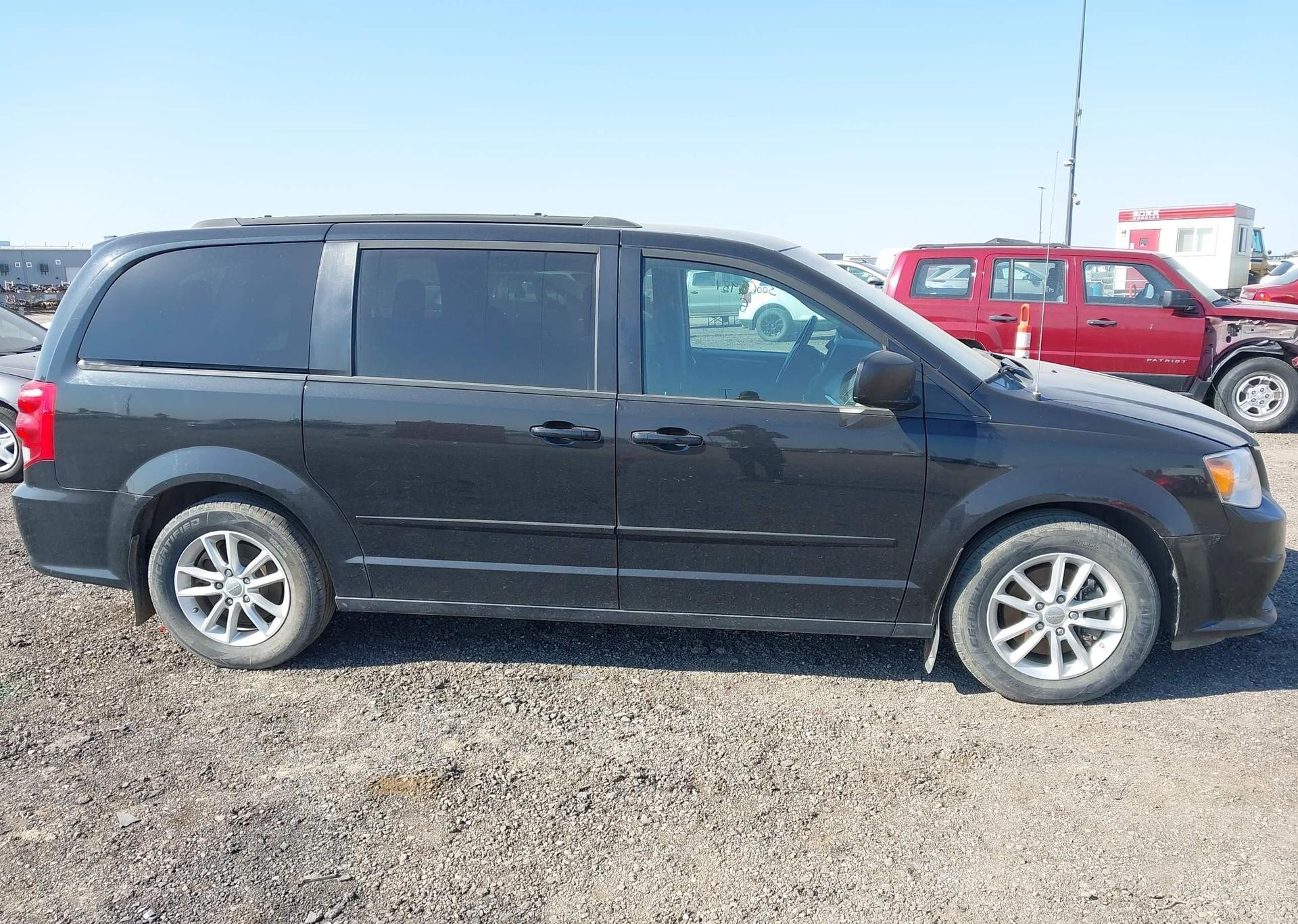 2016 DODGE GRAND CARAVAN SE