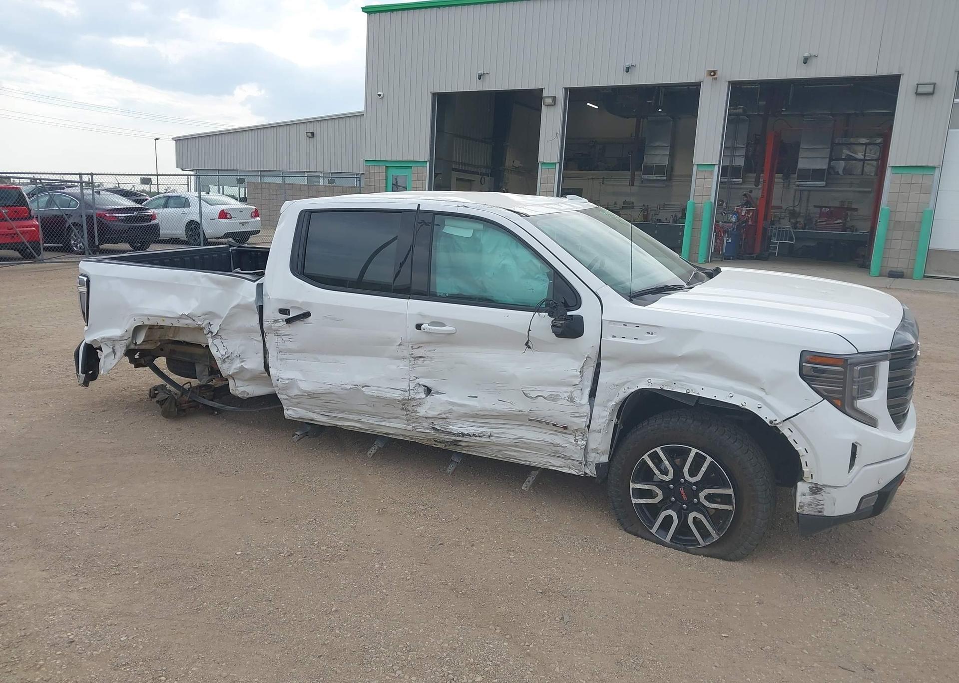 2023 GMC SIERRA K1500 AT4