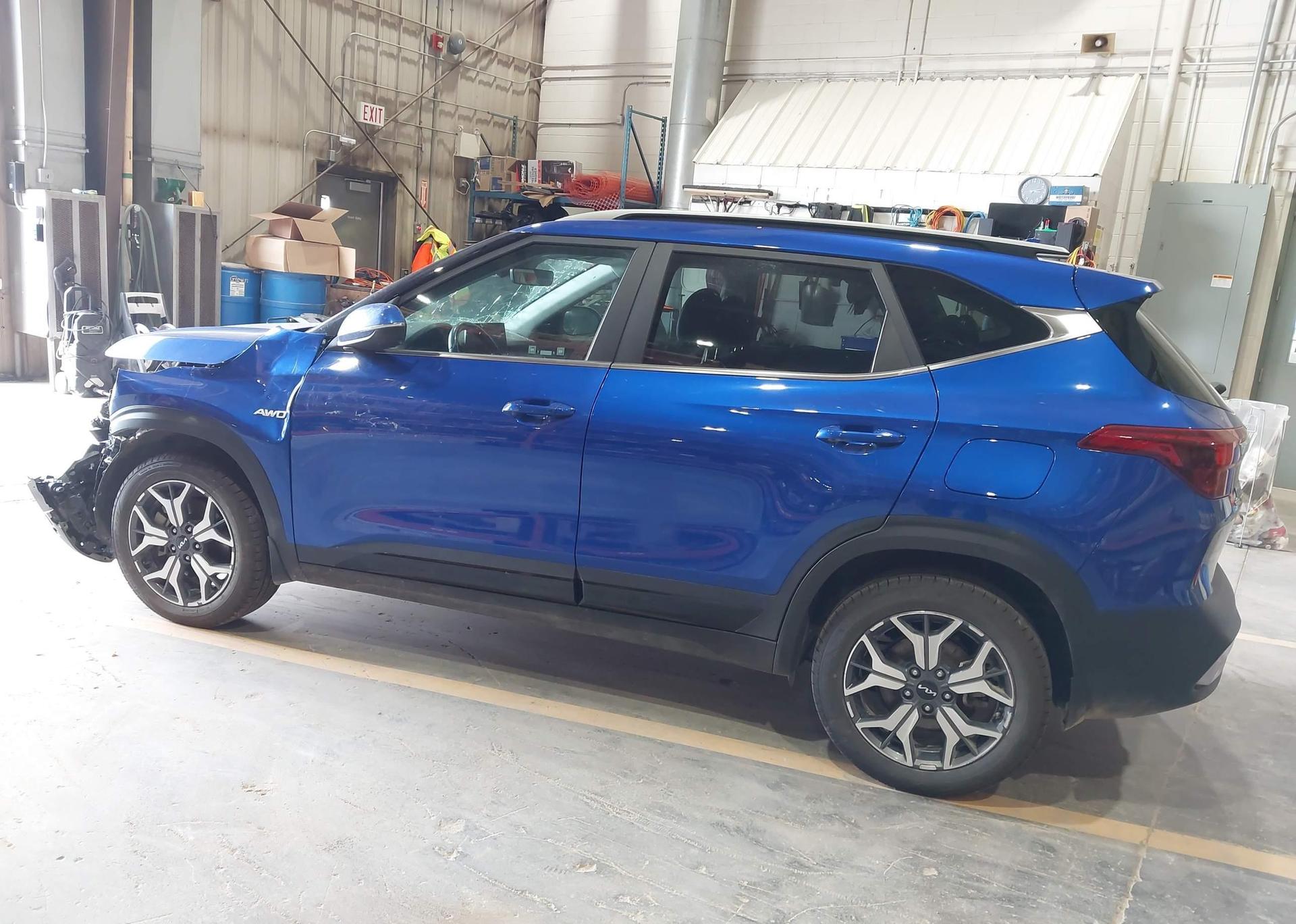 2023 KIA SELTOS EX