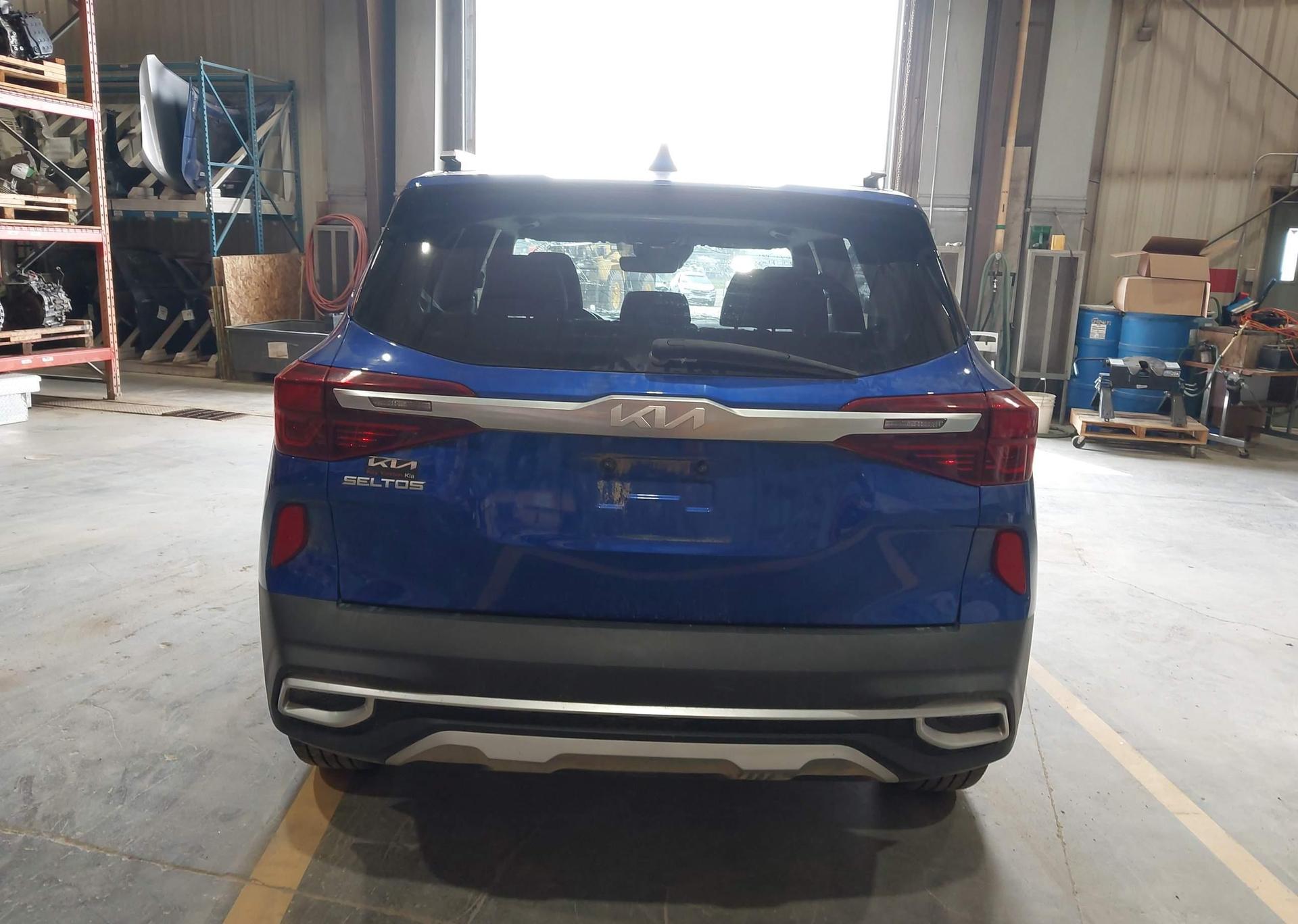 2023 KIA SELTOS EX