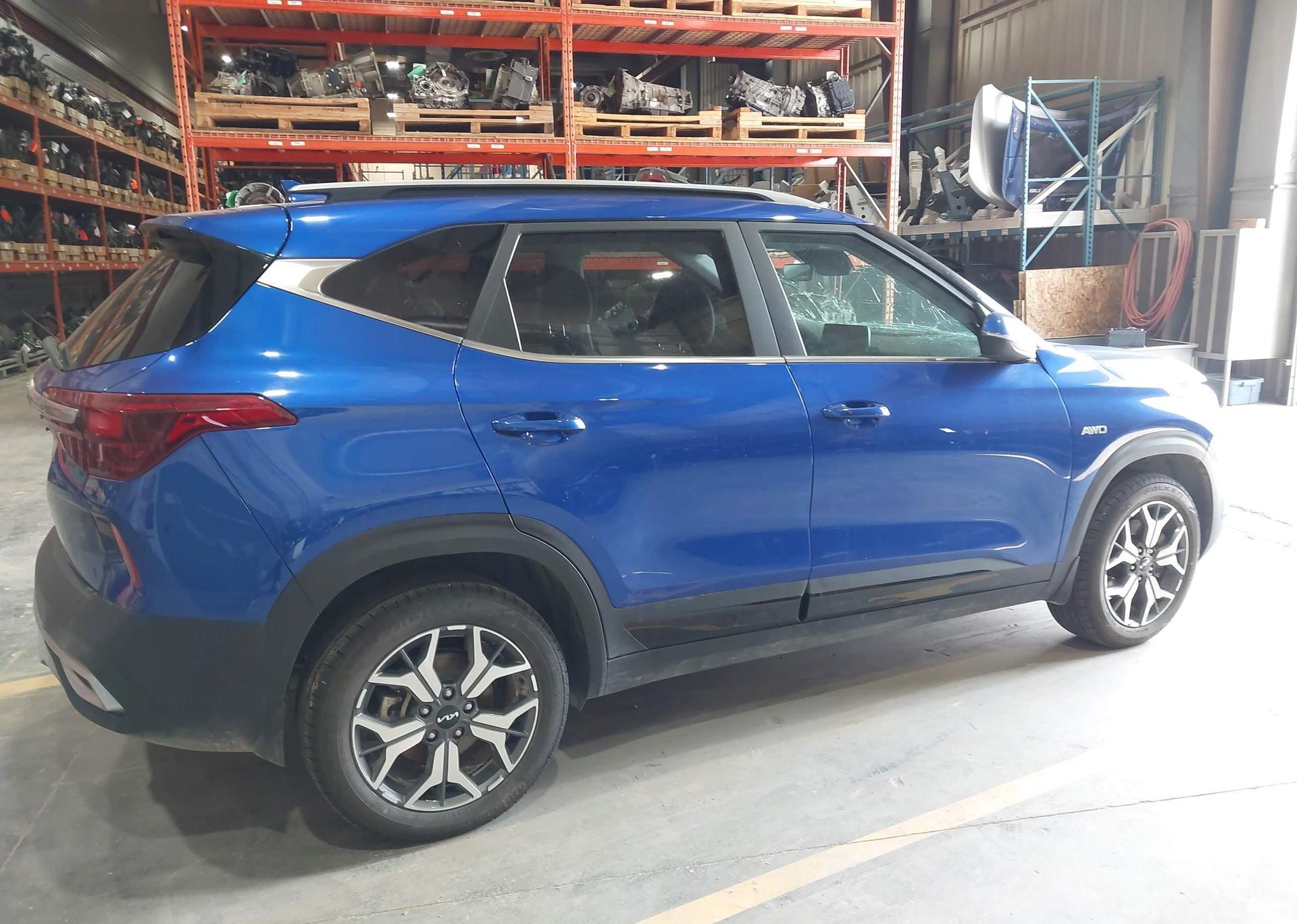 2023 KIA SELTOS EX