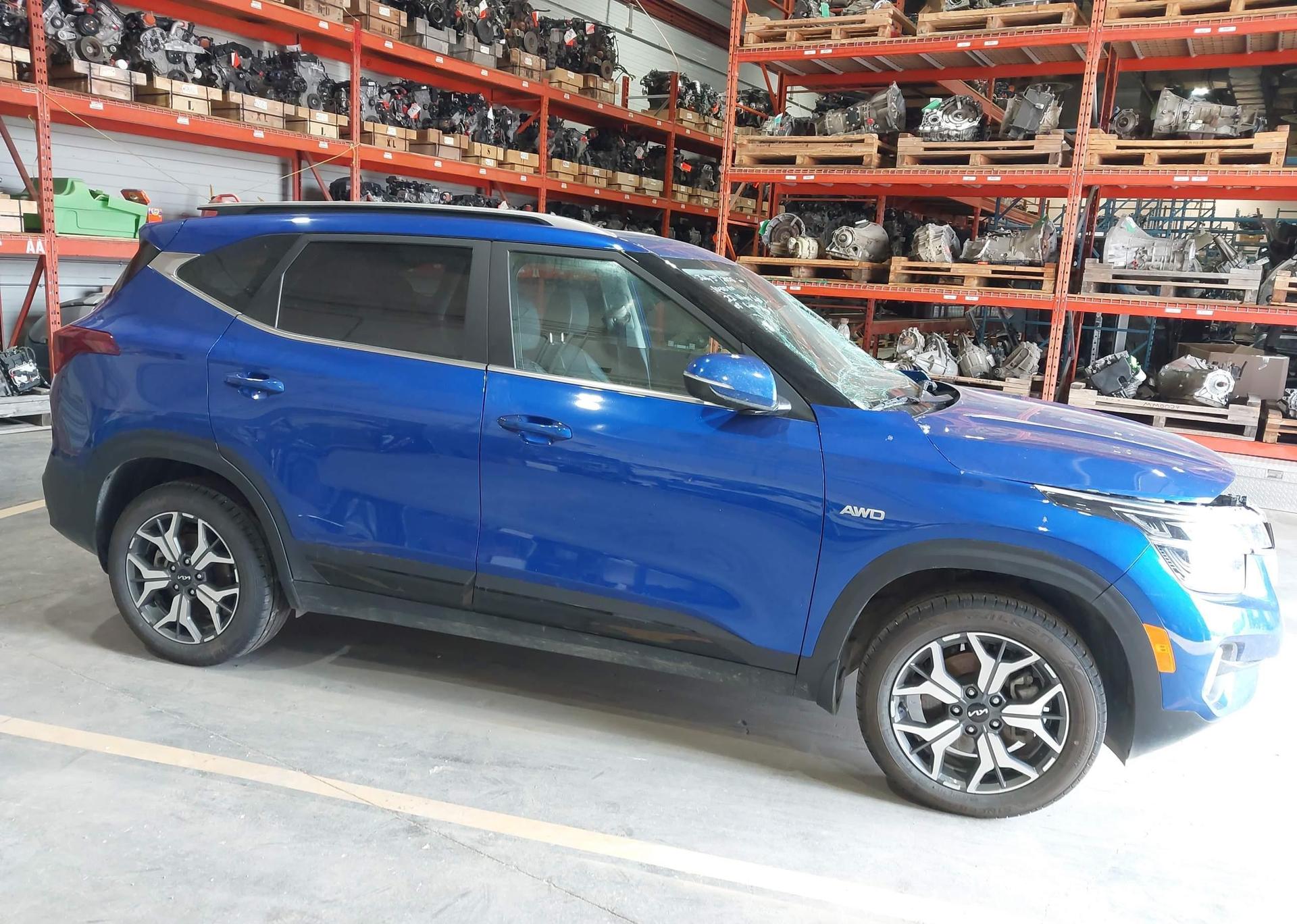 2023 KIA SELTOS EX