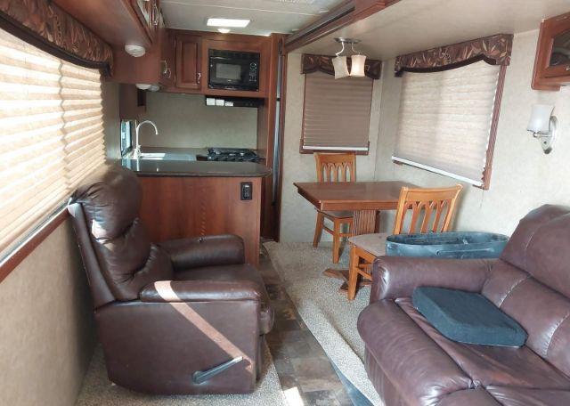 2015 FOREST RIVER INC. 33RKS