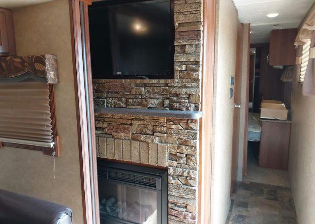 2015 FOREST RIVER INC. 33RKS