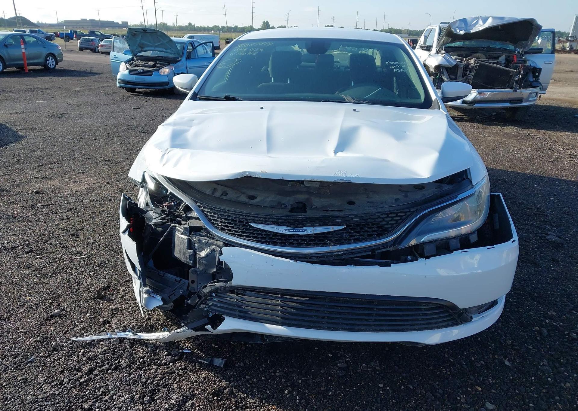2016 CHRYSLER 200 LX