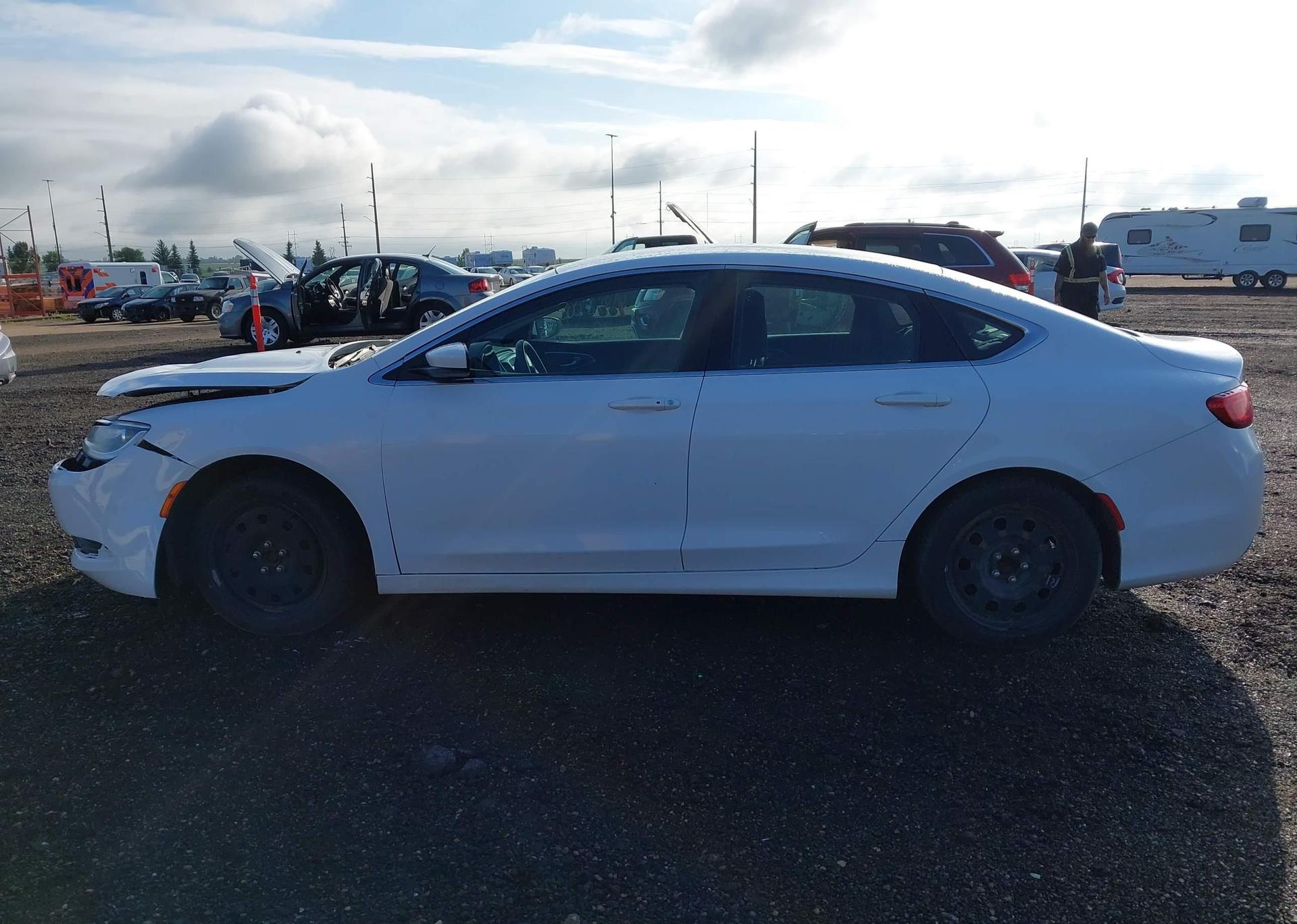 2016 CHRYSLER 200 LX