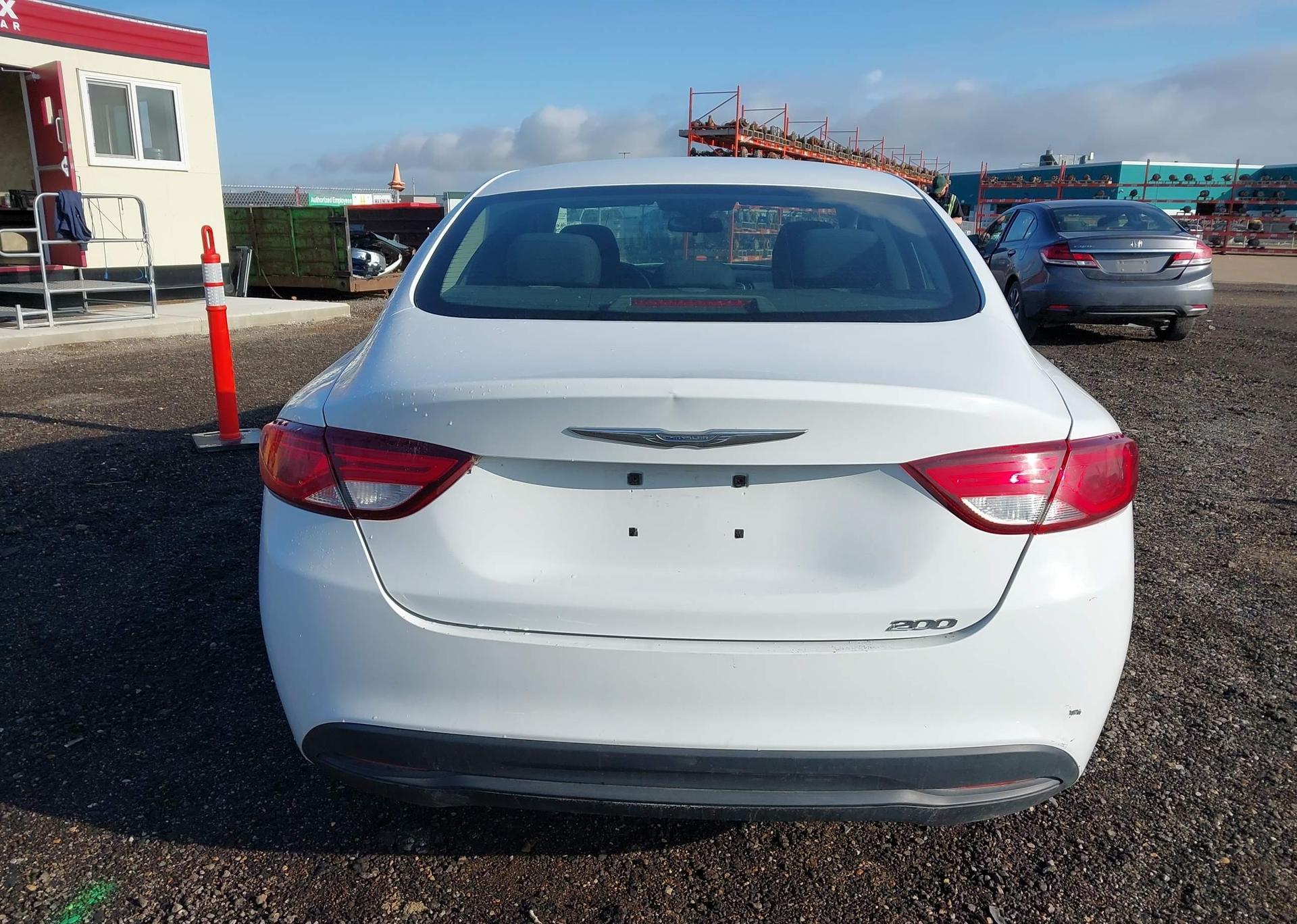 2016 CHRYSLER 200 LX