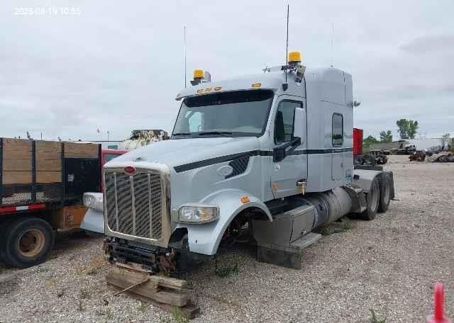 2021 PETERBILT 567