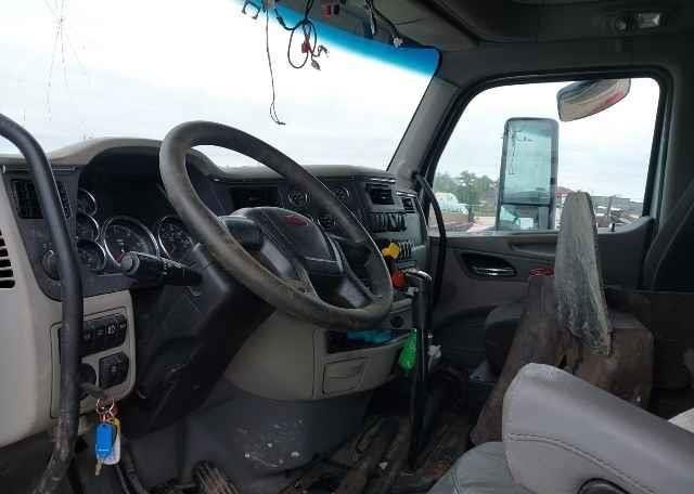 2021 PETERBILT 567
