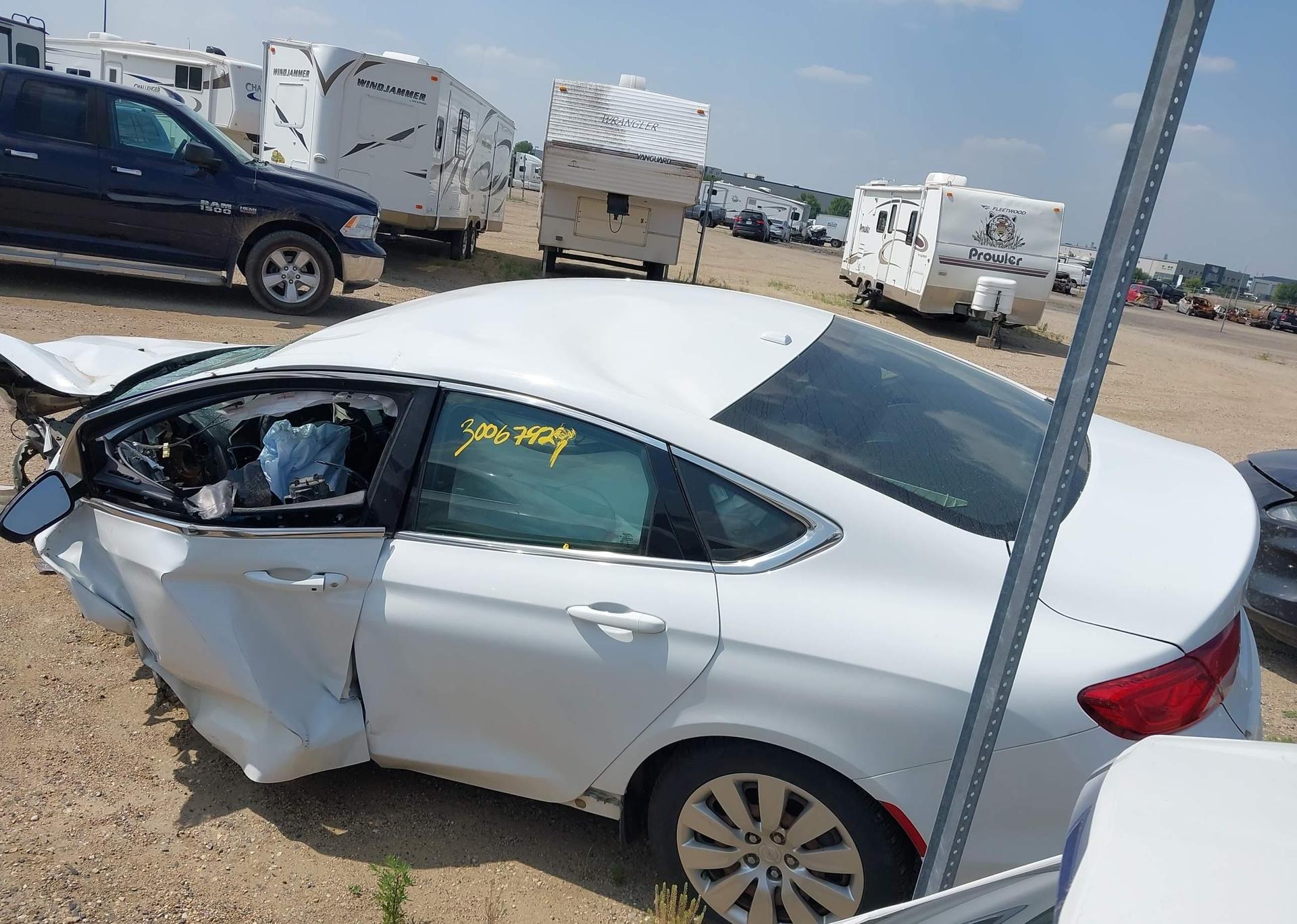 2016 CHRYSLER 200 LX