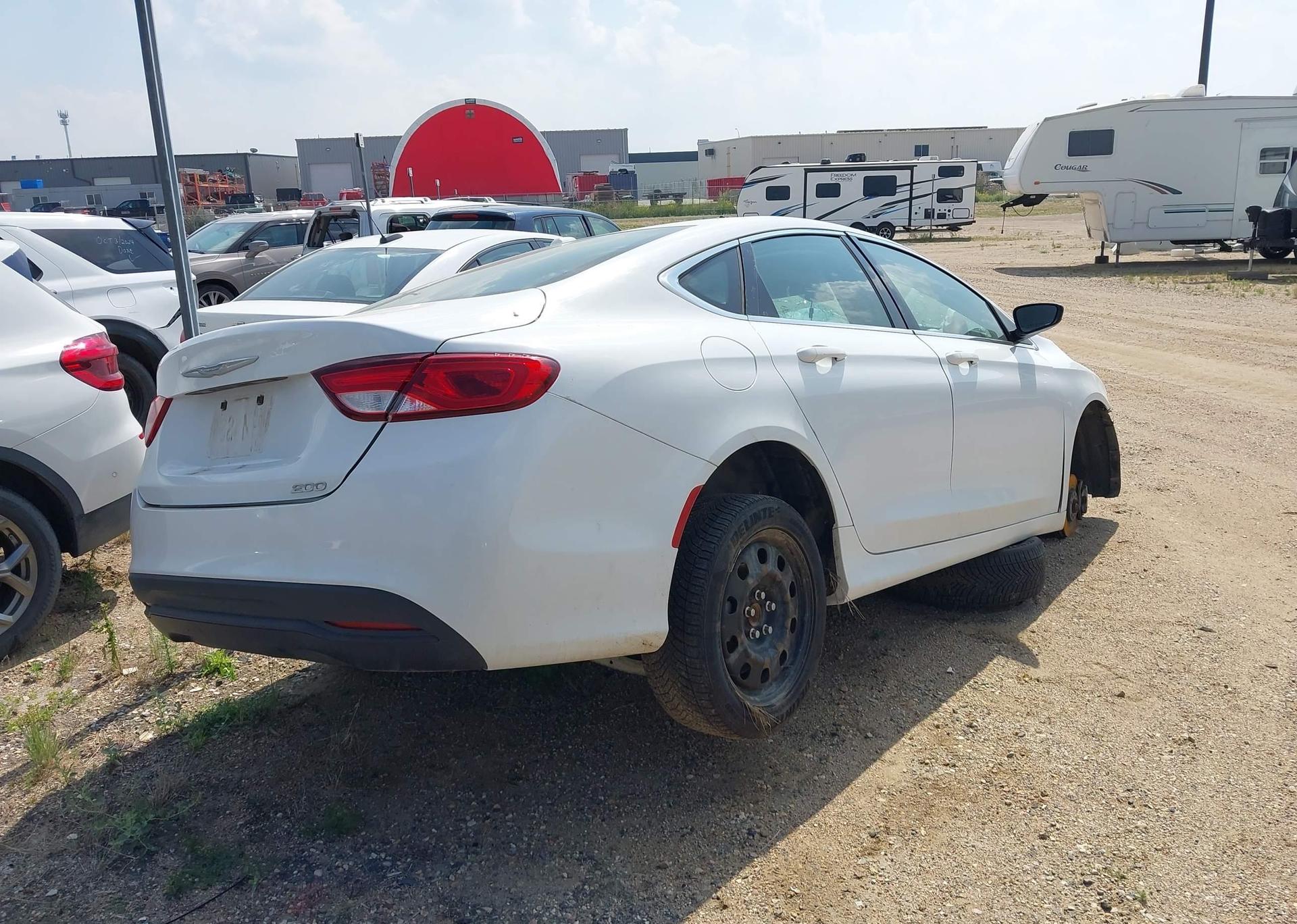 2016 CHRYSLER 200 LX