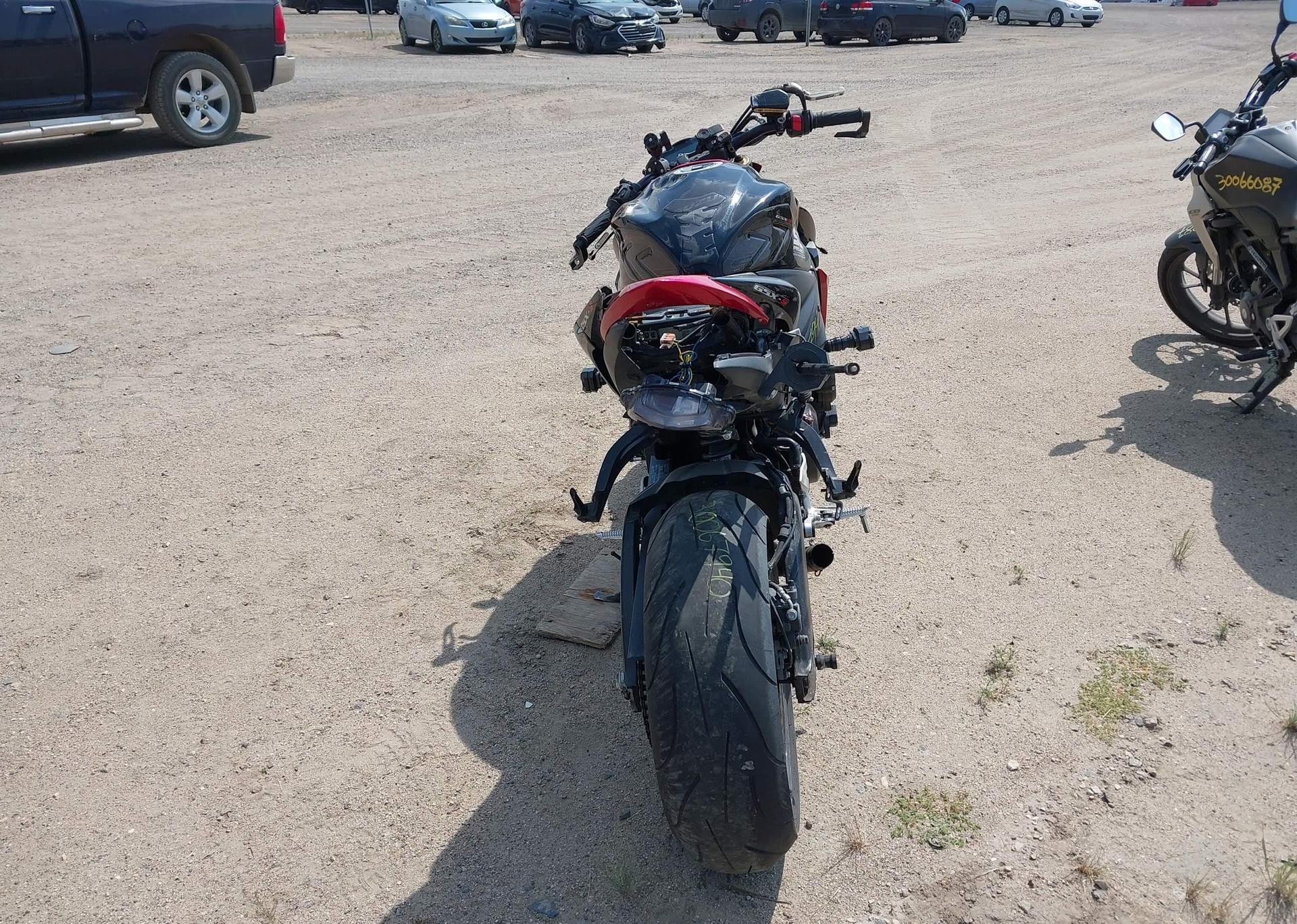 2016 SUZUKI GSX-S1000A