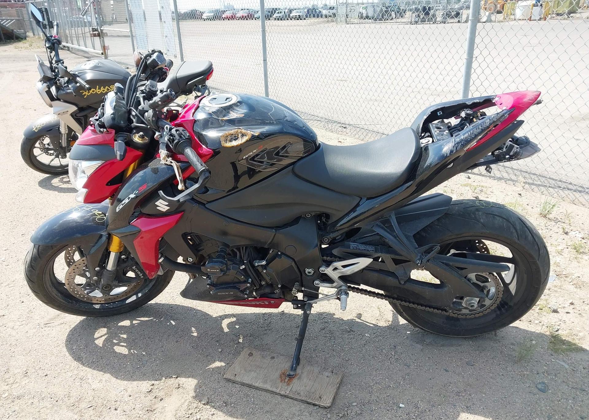 2016 SUZUKI GSX-S1000A