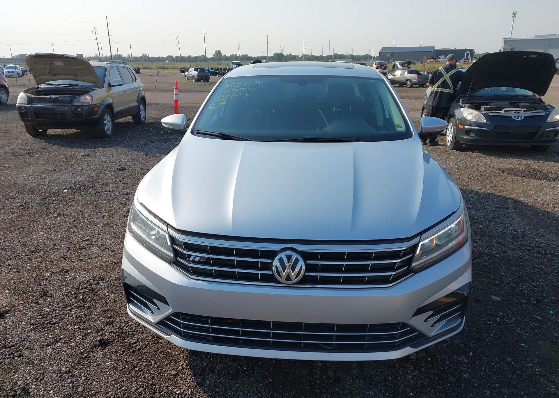 2016 VOLKSWAGEN PASSAT SEL