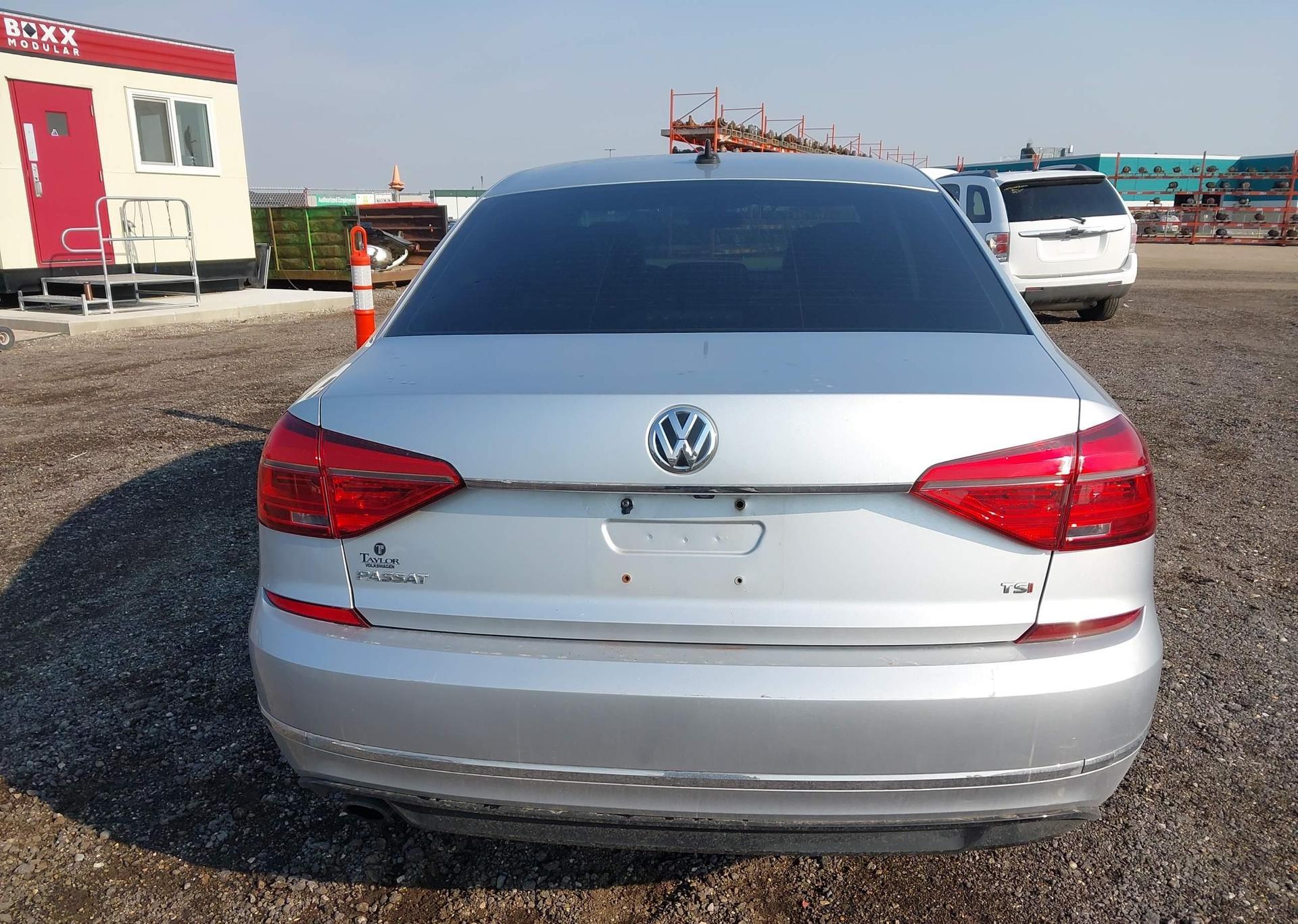 2016 VOLKSWAGEN PASSAT SEL