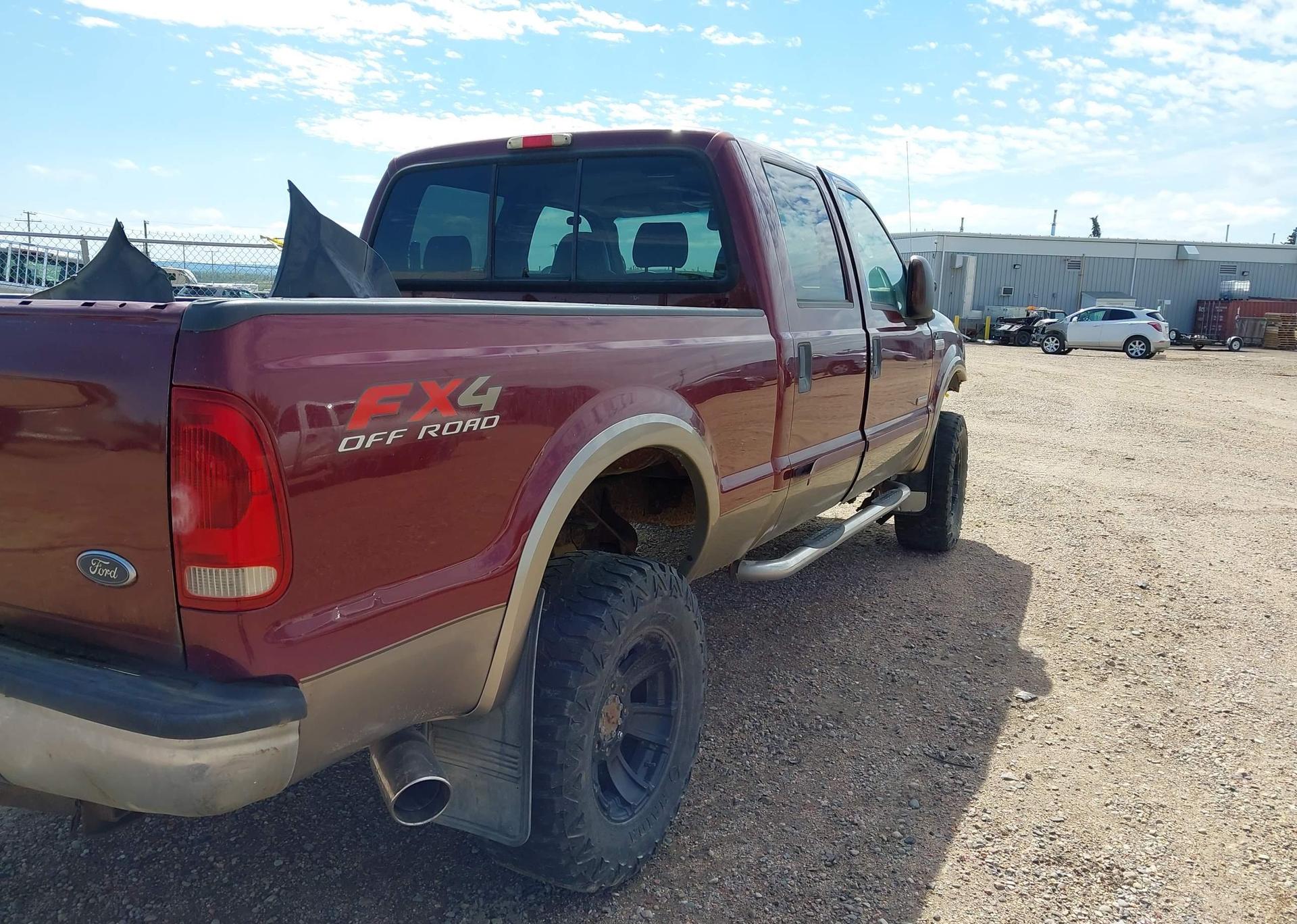 2005 FORD F-350 LARIAT