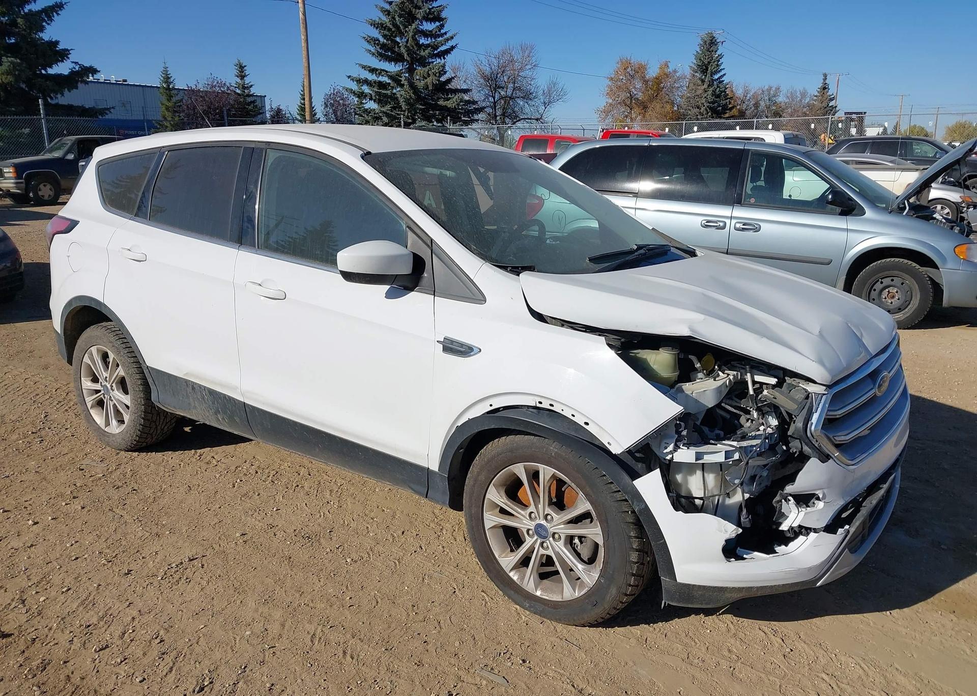 2017 FORD ESCAPE SE