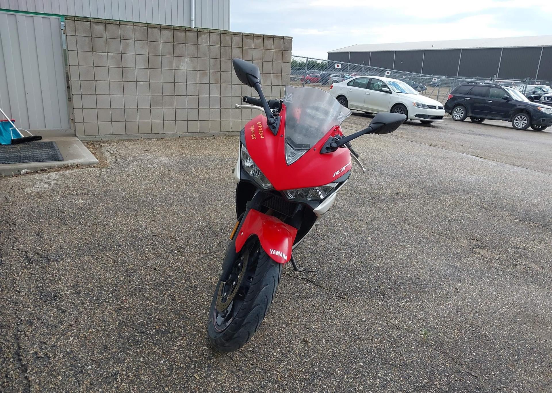 2015 YAMAHA YZFR3