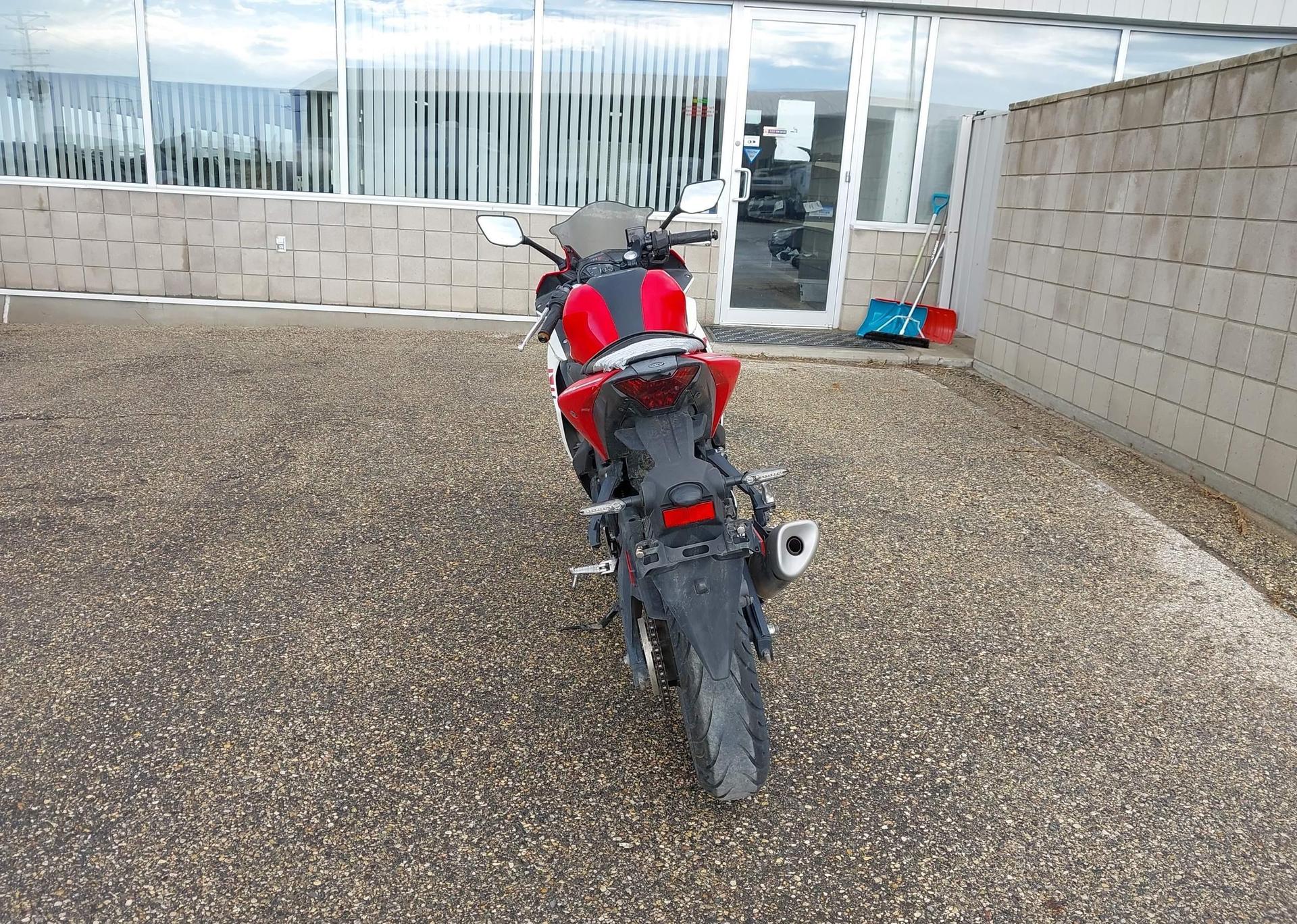 2015 YAMAHA YZFR3