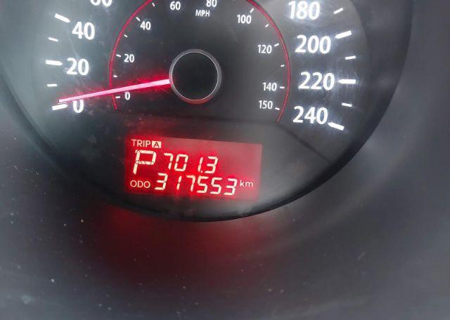2013 KIA SORENTO LX