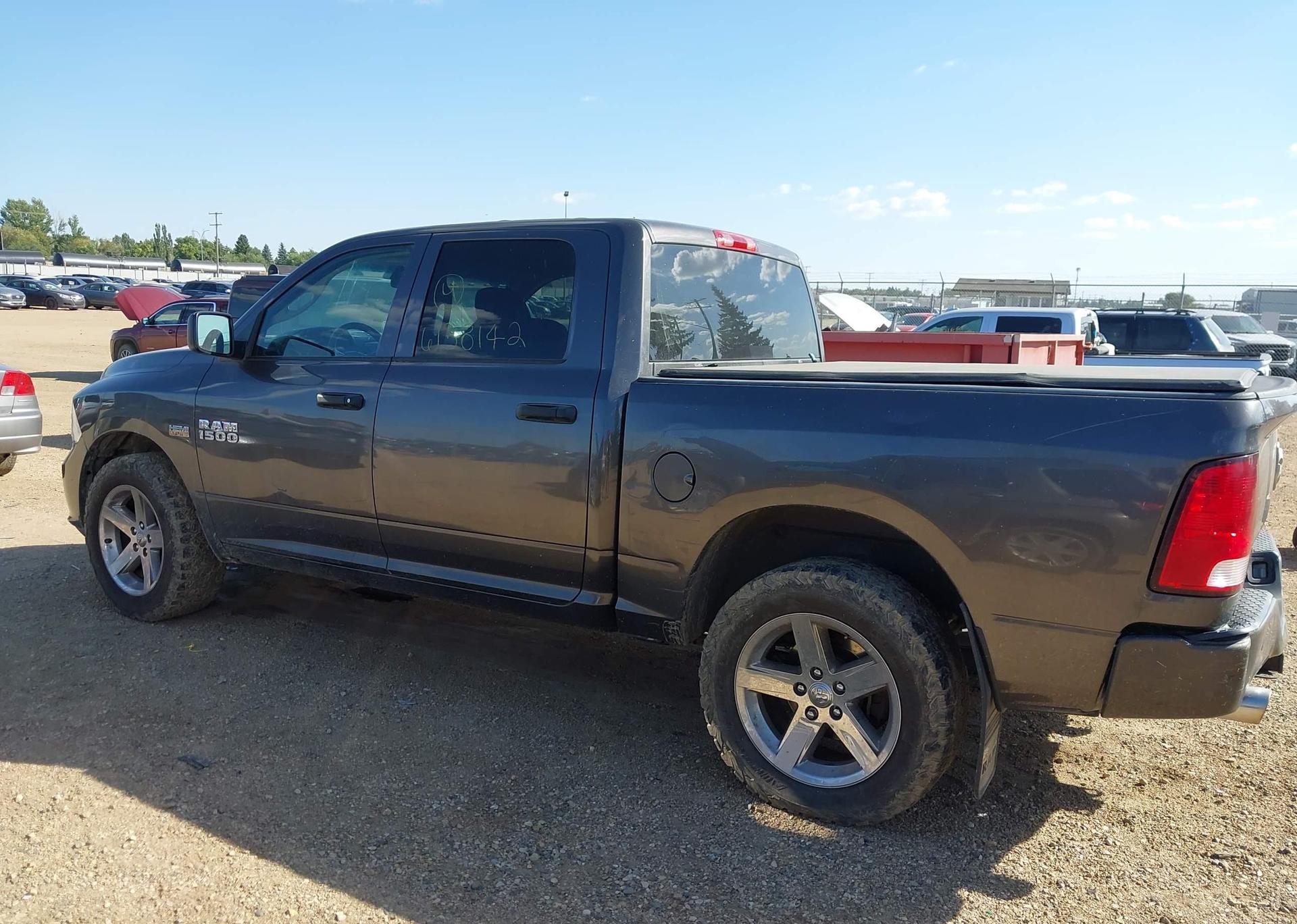 2017 RAM 1500 ST