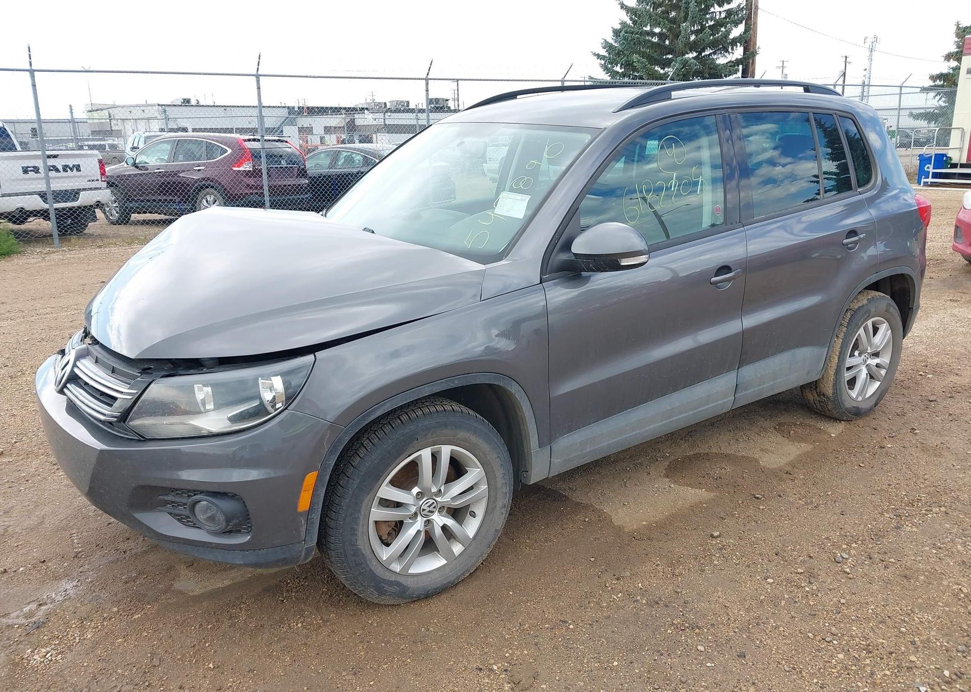 2015 VOLKSWAGEN TIGUAN S