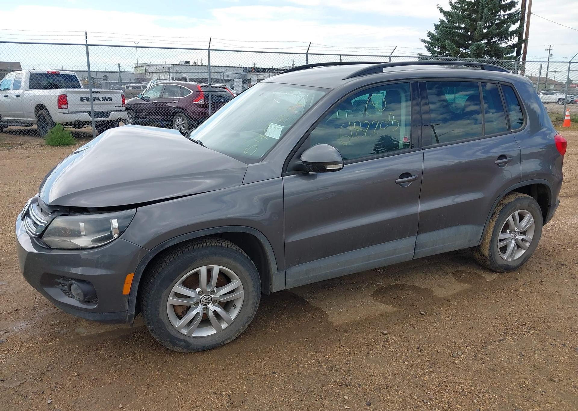 2015 VOLKSWAGEN TIGUAN S