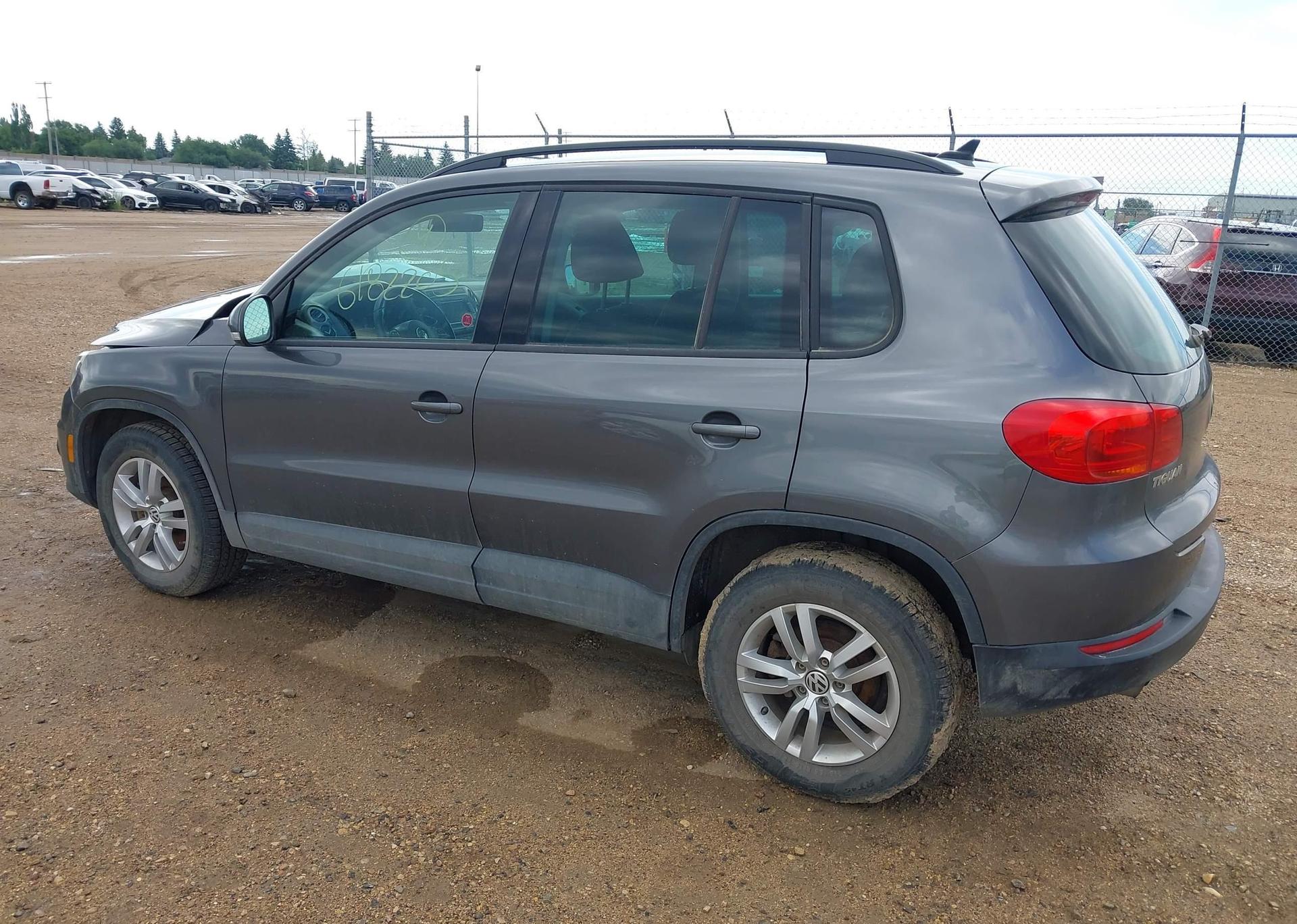 2015 VOLKSWAGEN TIGUAN S
