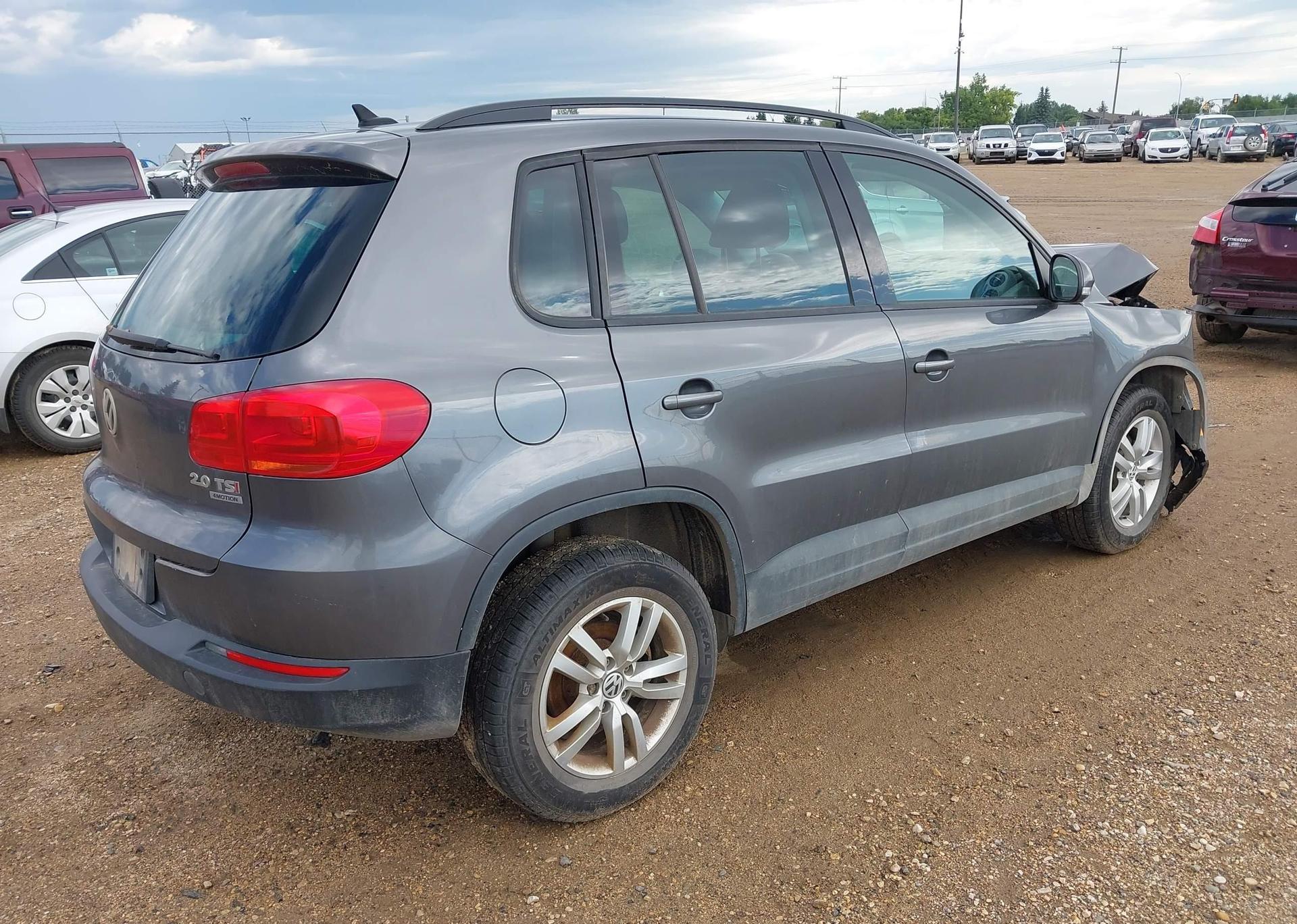 2015 VOLKSWAGEN TIGUAN S