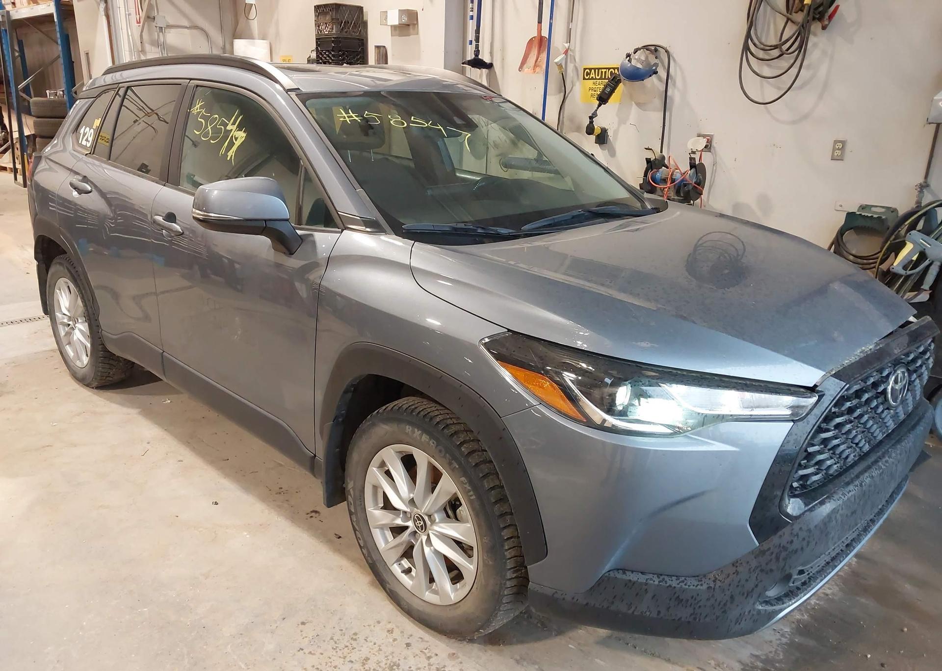 2022 TOYOTA COROLLA CROSS LE