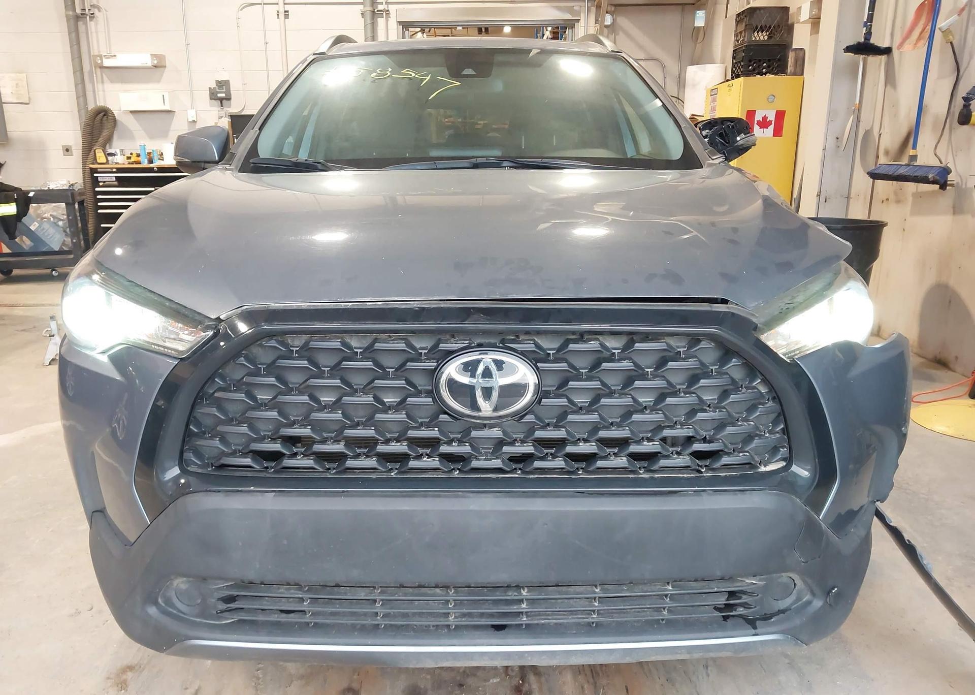 2022 TOYOTA COROLLA CROSS LE