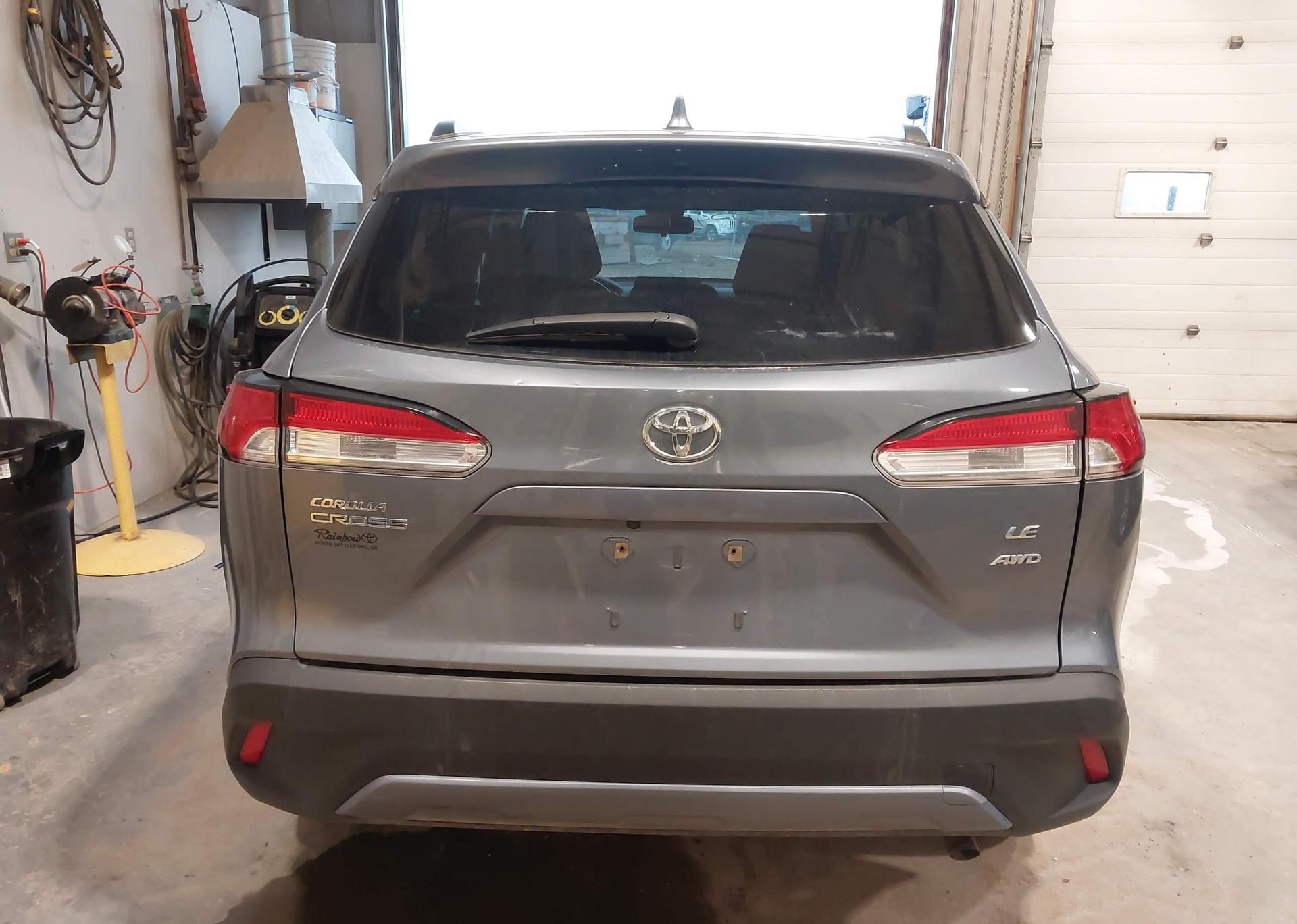 2022 TOYOTA COROLLA CROSS LE